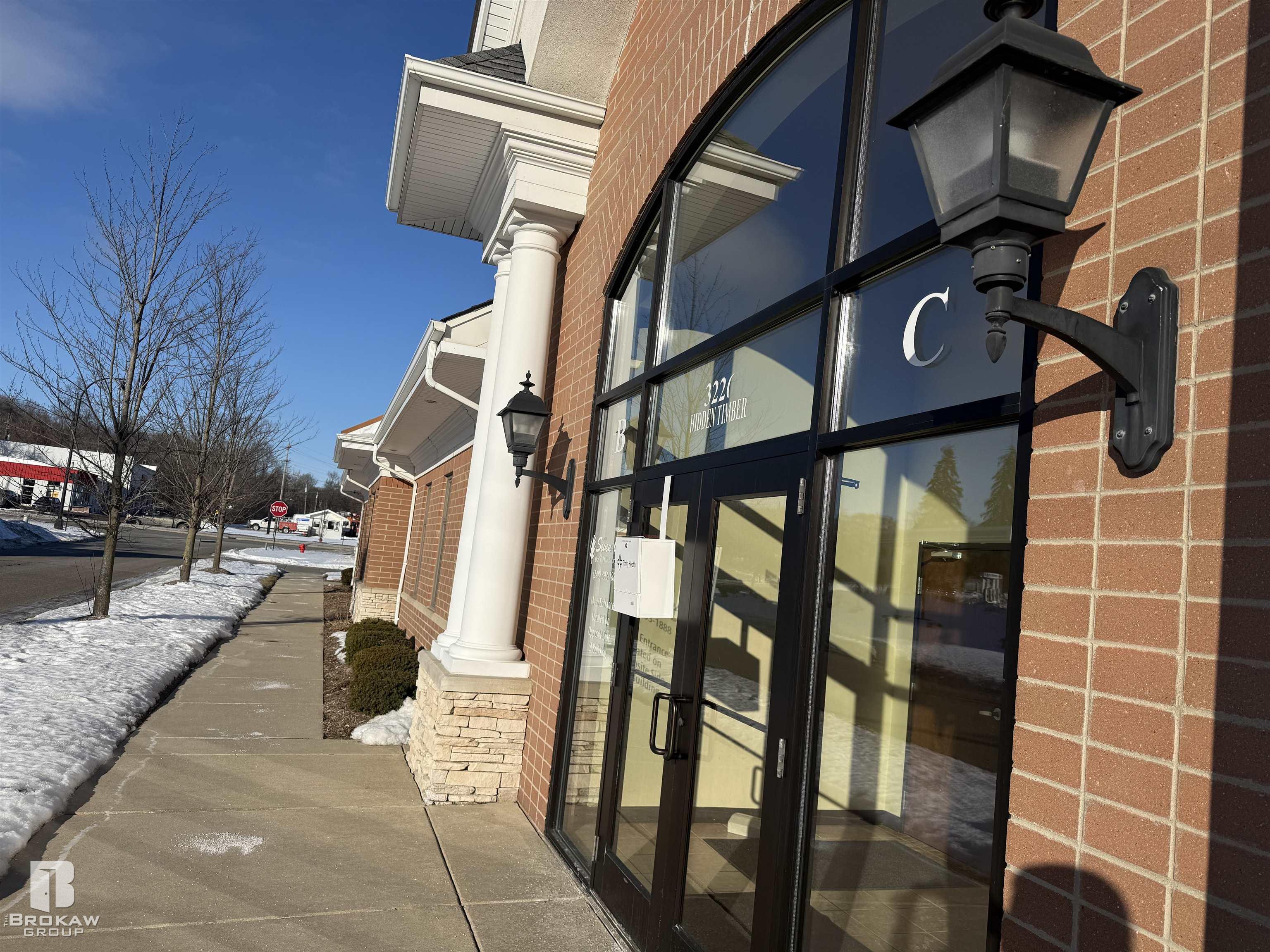 3226 Hidden Timber Drive, Lake Orion, MI, 48359