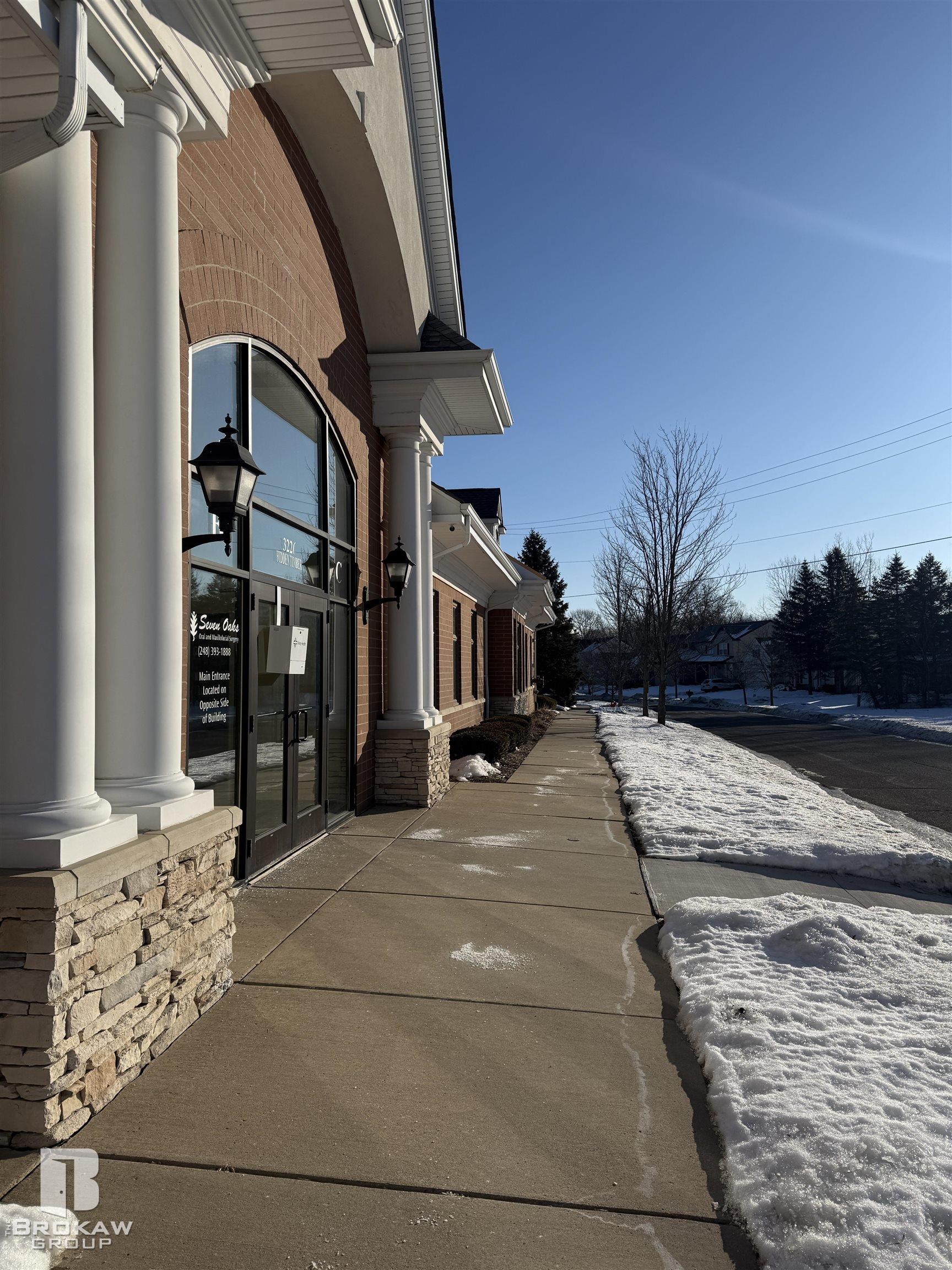 3226 Hidden Timber Drive, Lake Orion, MI, 48359