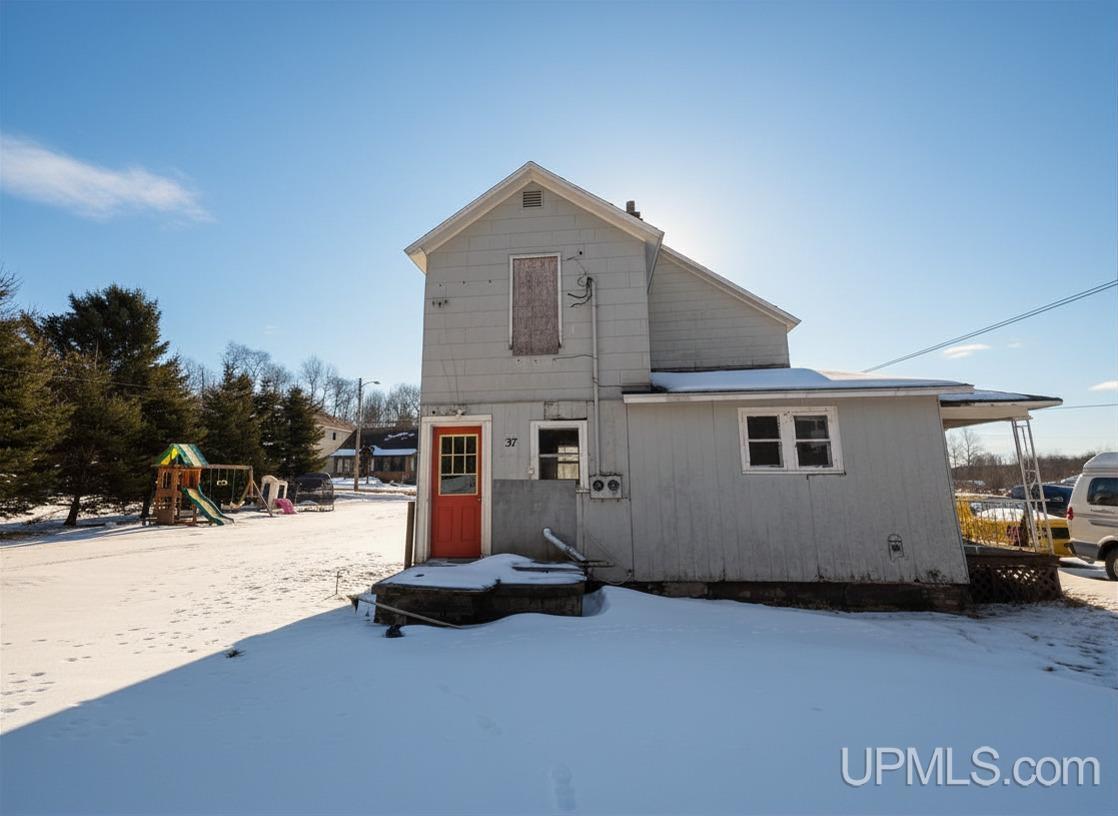 37 Allen Street, Iron River, MI, 49935