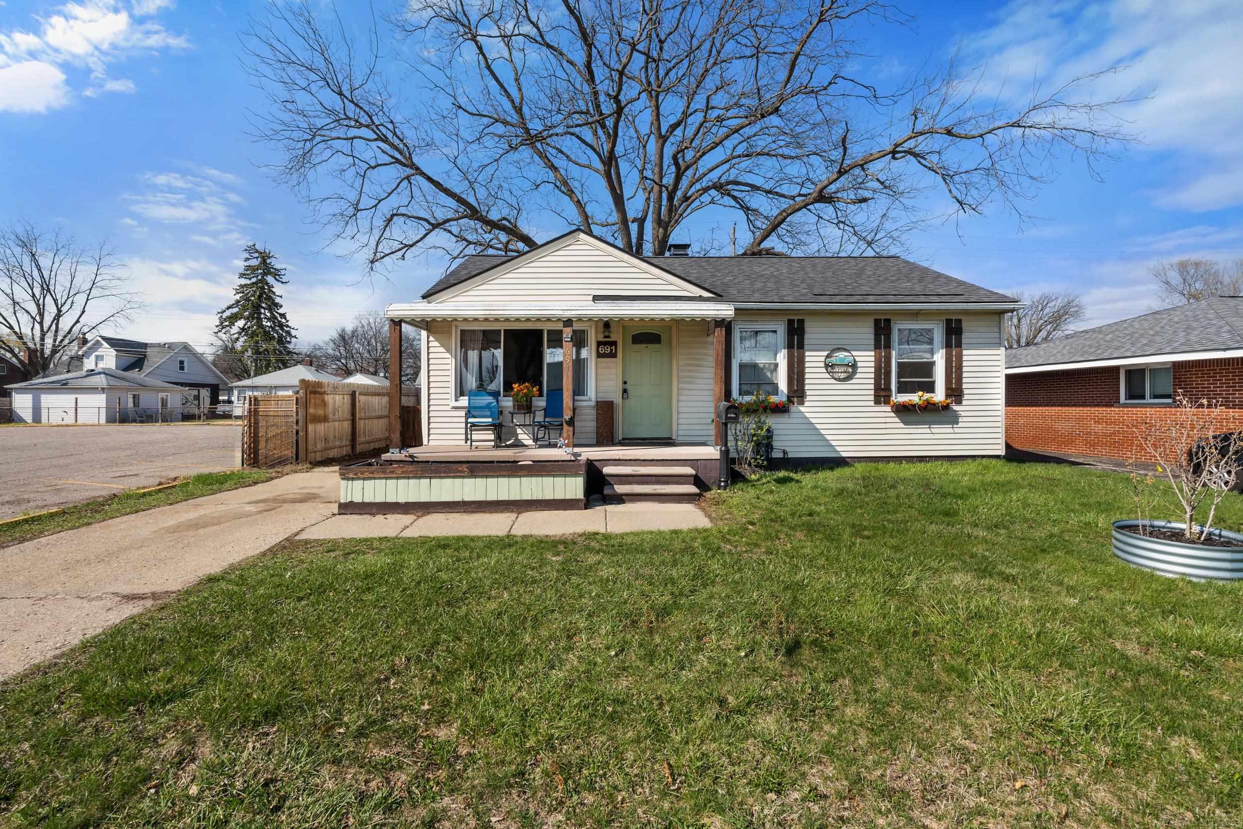 691 E Bennett Avenue, Ferndale, MI, 48220