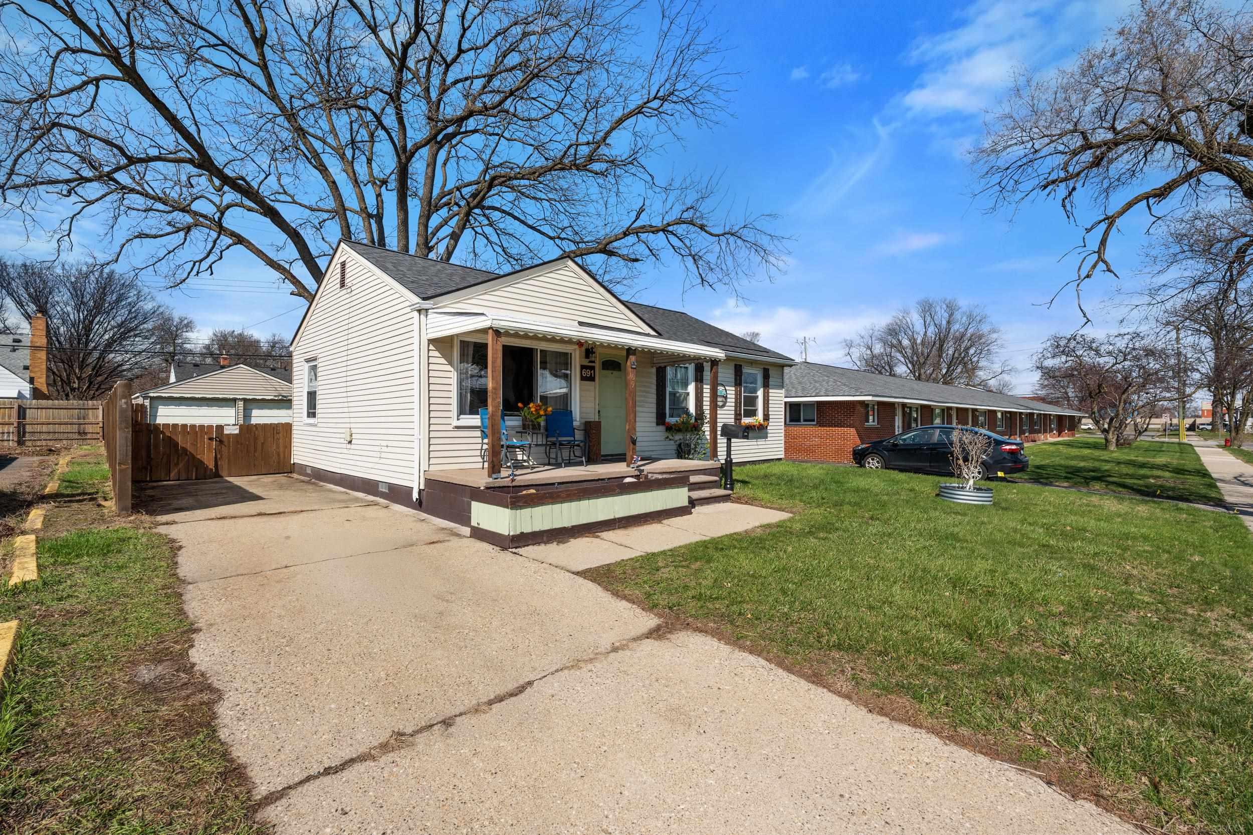 691 E Bennett Avenue, Ferndale, MI, 48220