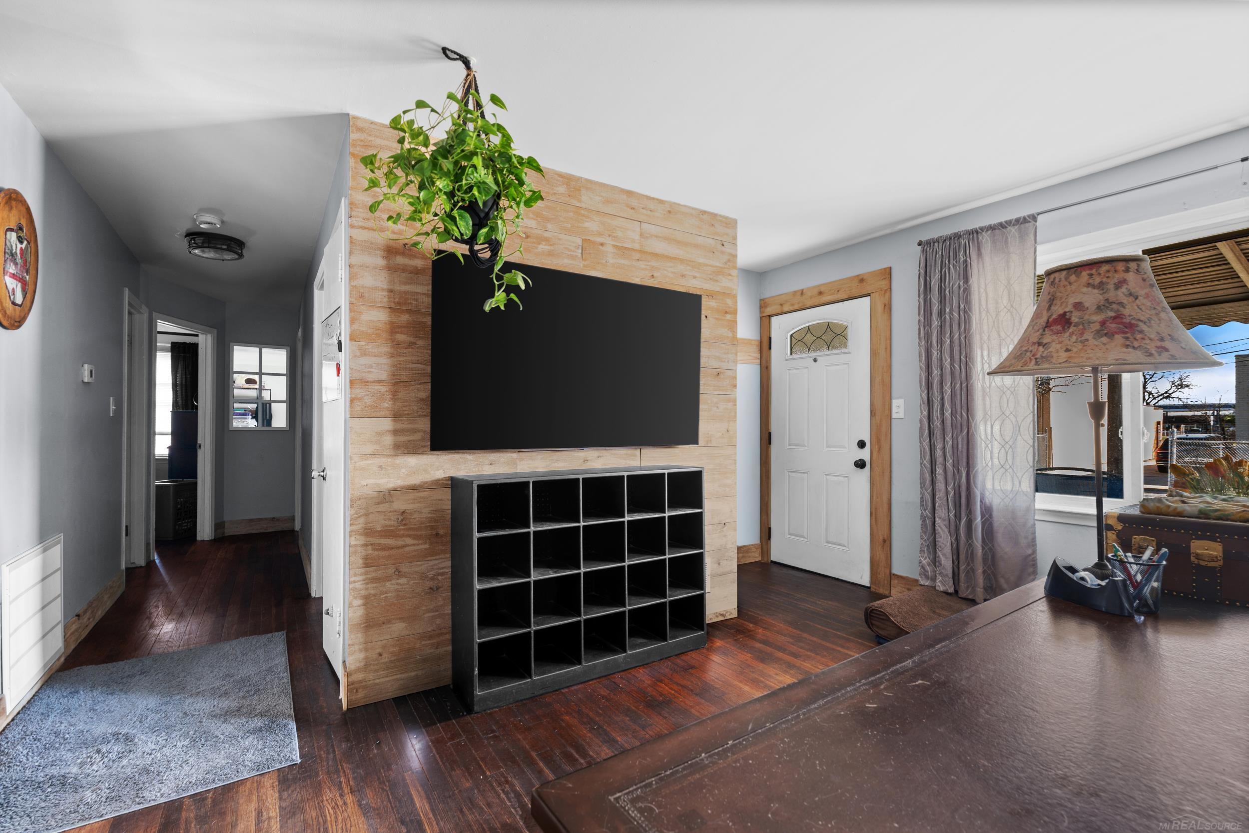 691 E Bennett Avenue, Ferndale, MI, 48220