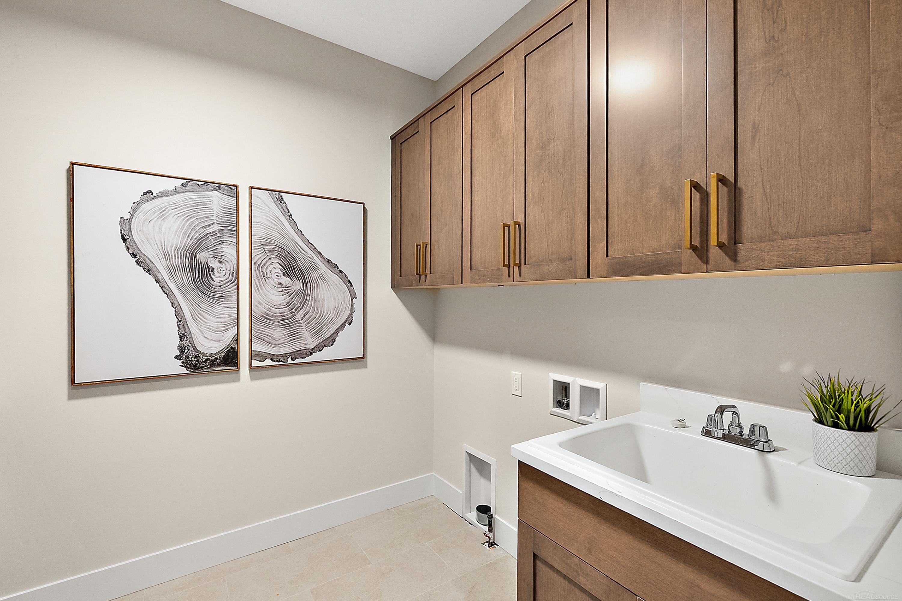 5920 Willow Grove Drive, Troy, MI, 48085