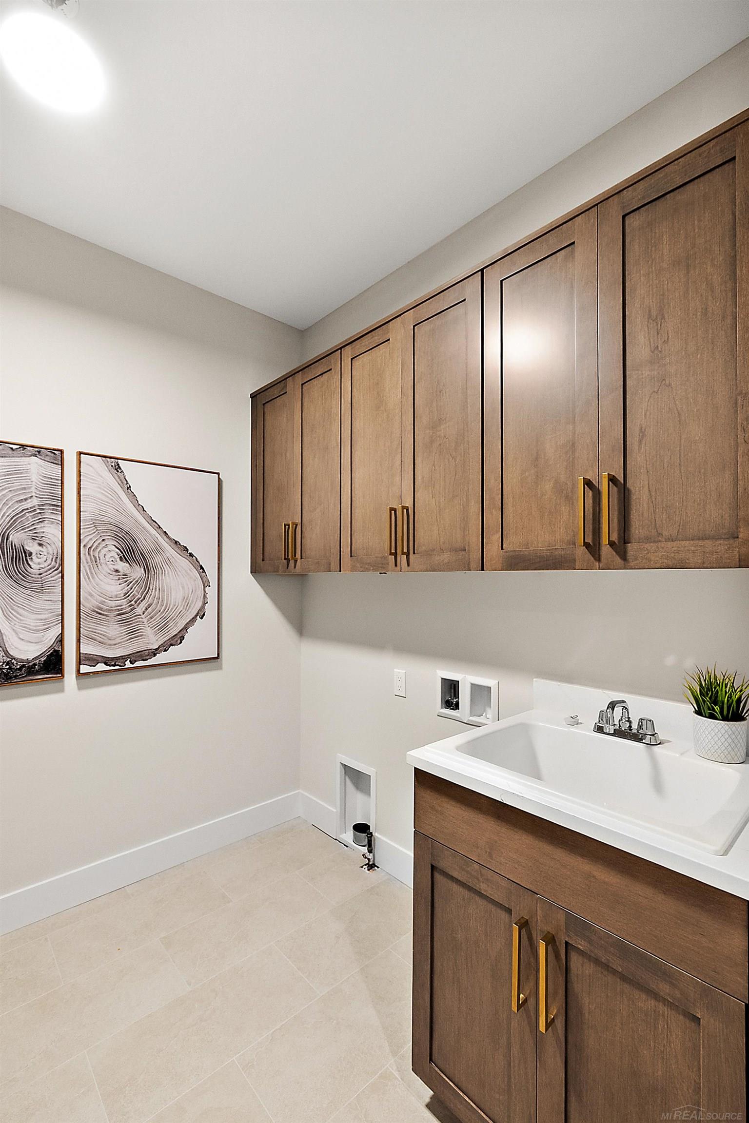 5920 Willow Grove Drive, Troy, MI, 48085