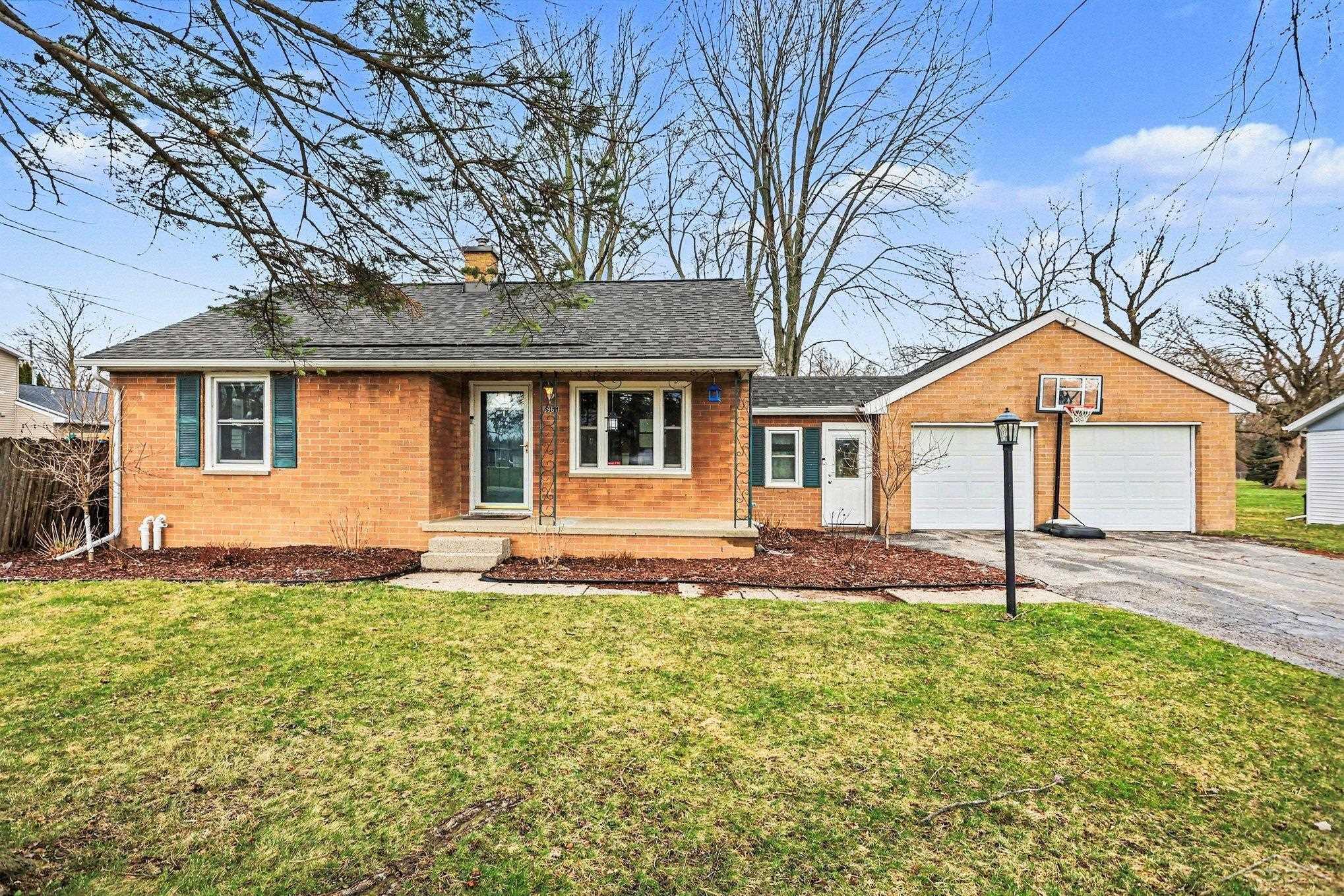 6966 Wallace Drive, Saginaw, MI, 48609