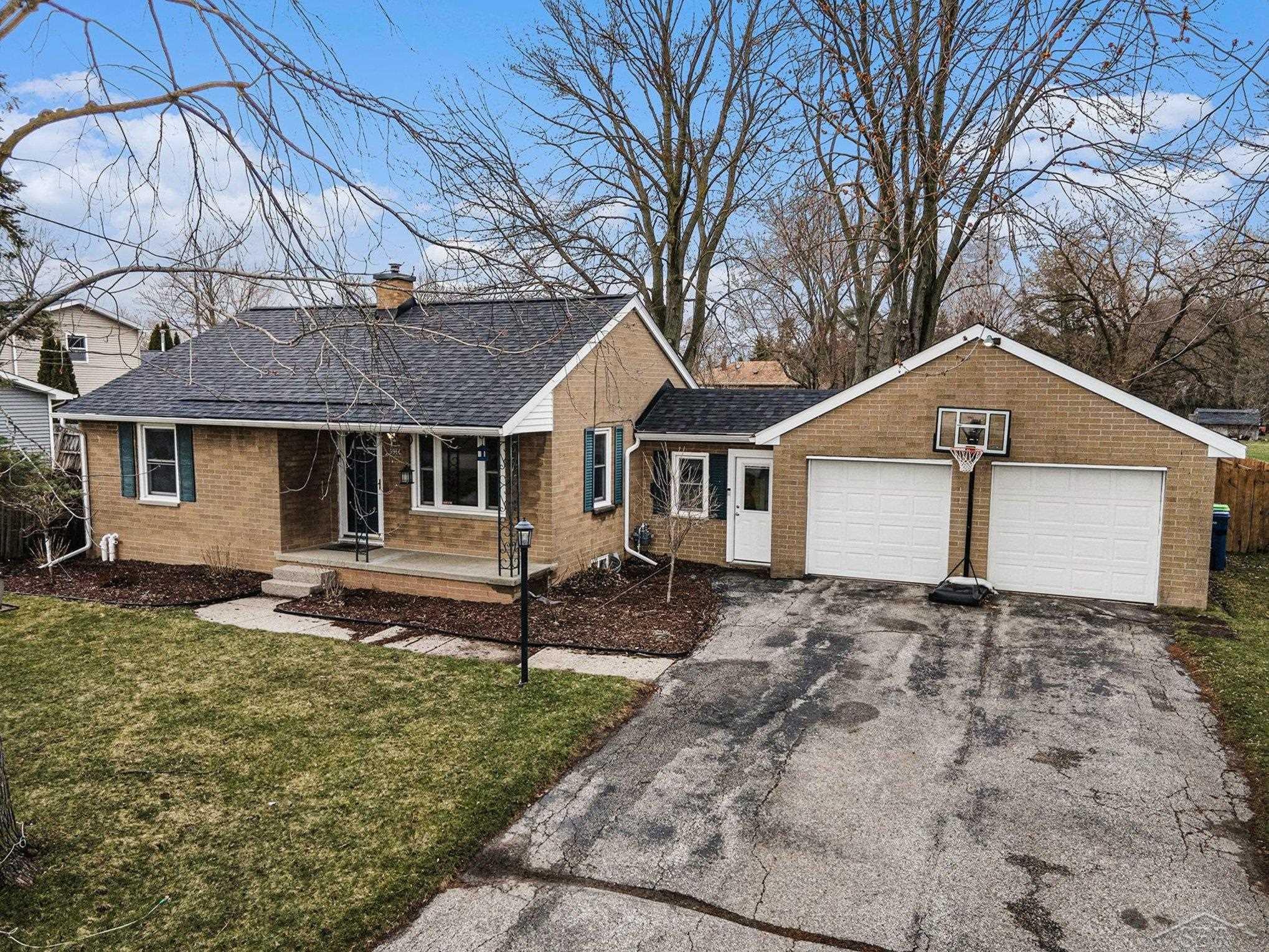 6966 Wallace Drive, Saginaw, MI, 48609