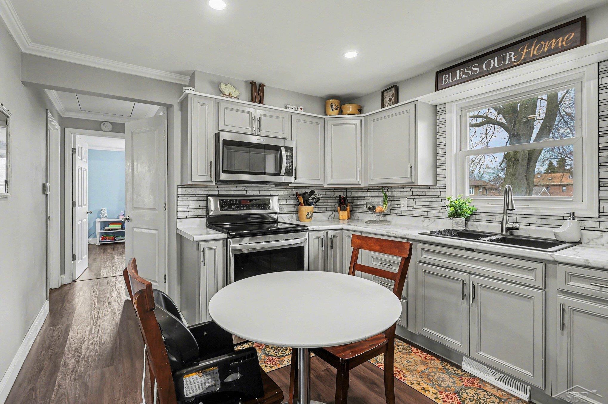 6966 Wallace Drive, Saginaw, MI, 48609