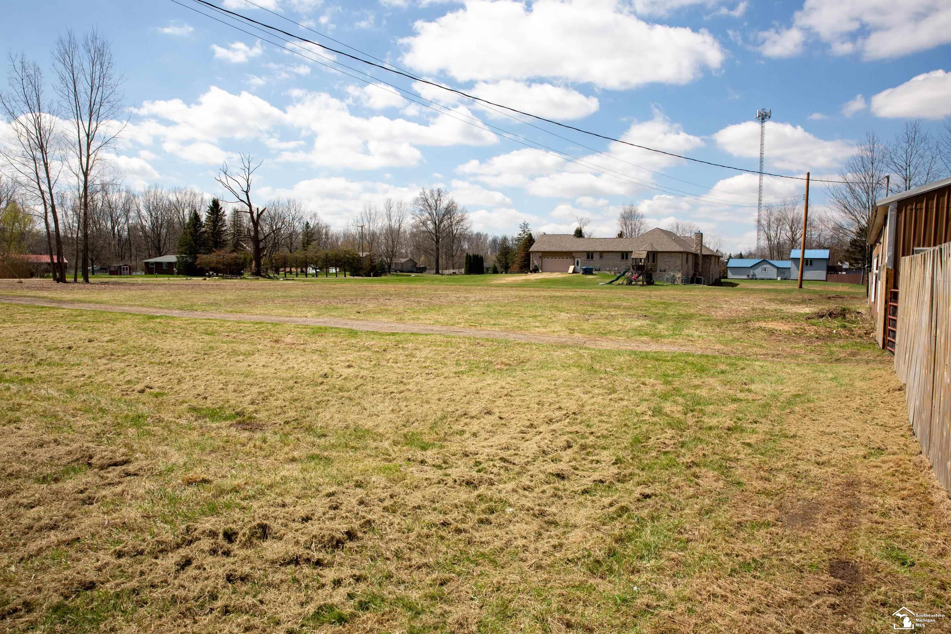 47106 Wear Road, Belleville, MI, 48111