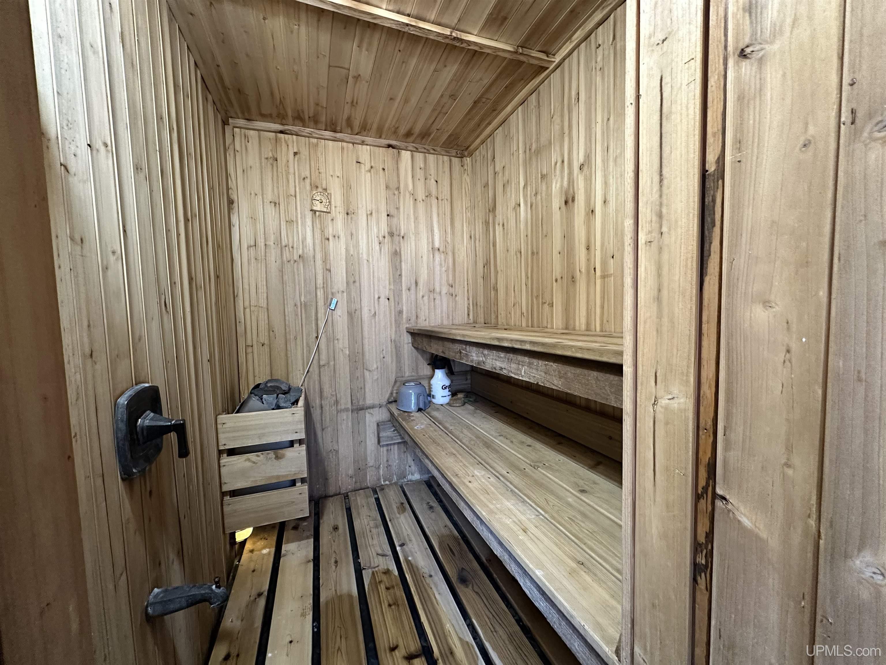 115 E Ayer Street, Ironwood, MI, 49938