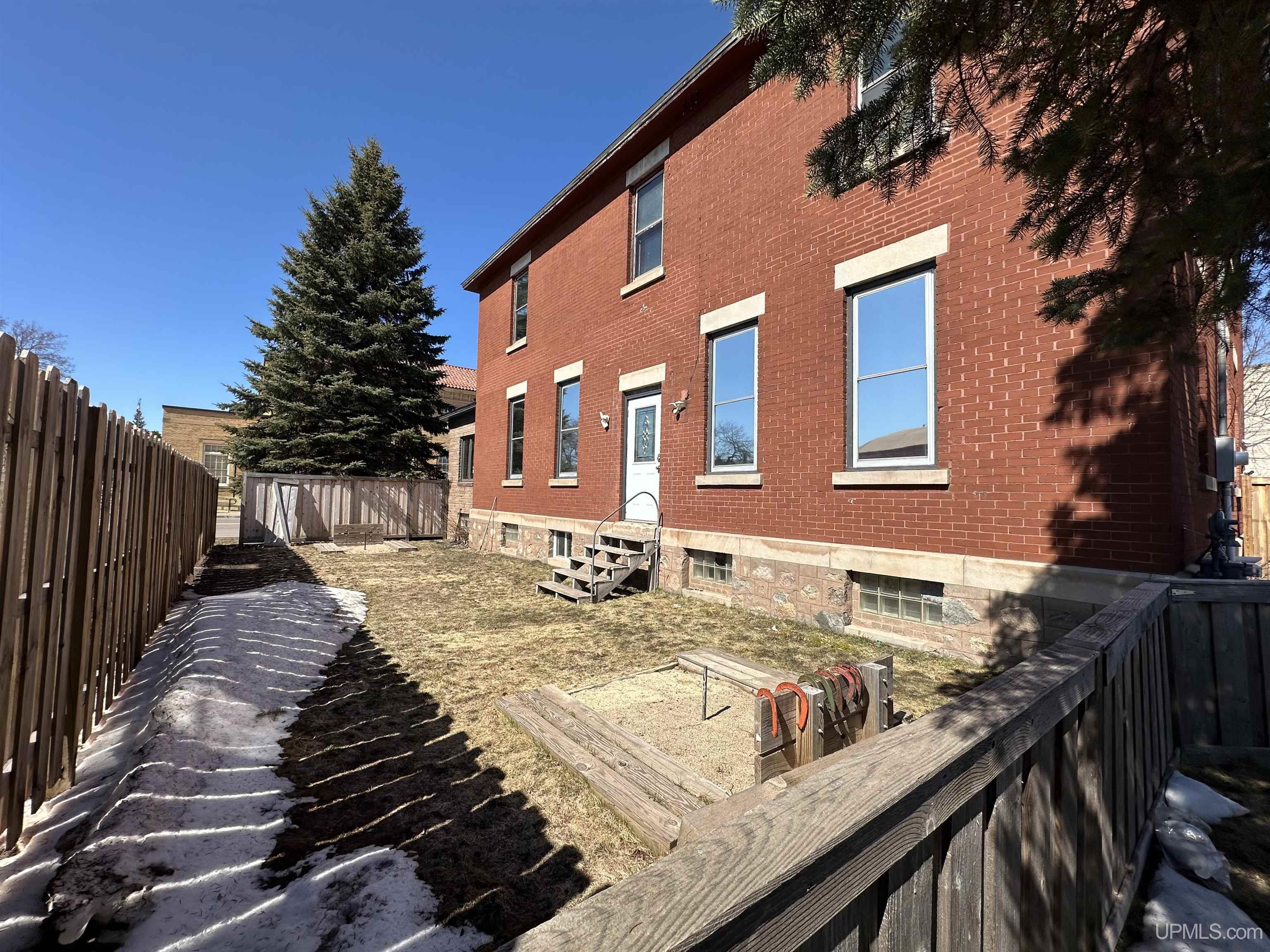 115 E Ayer Street, Ironwood, MI, 49938