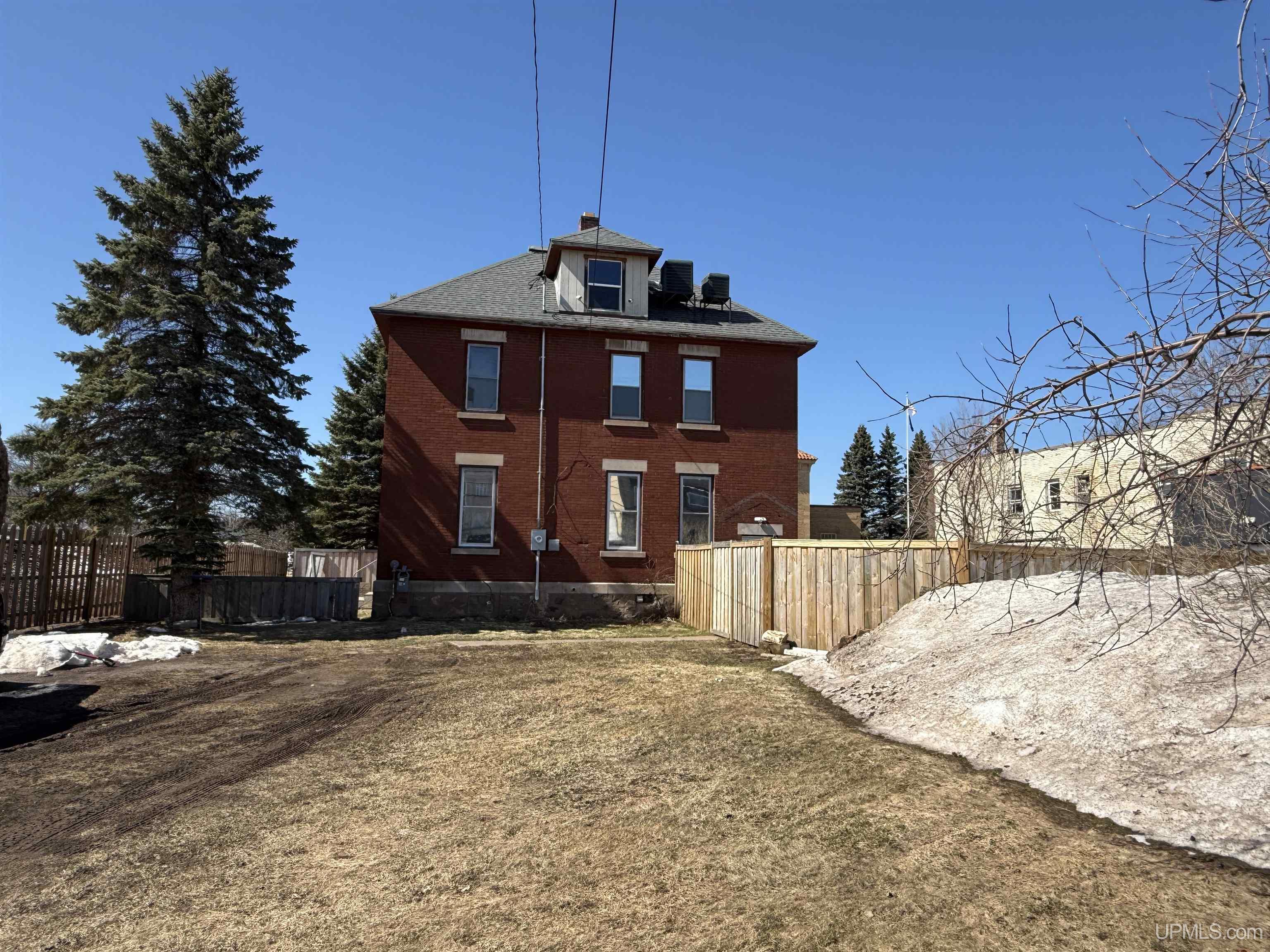 115 E Ayer Street, Ironwood, MI, 49938