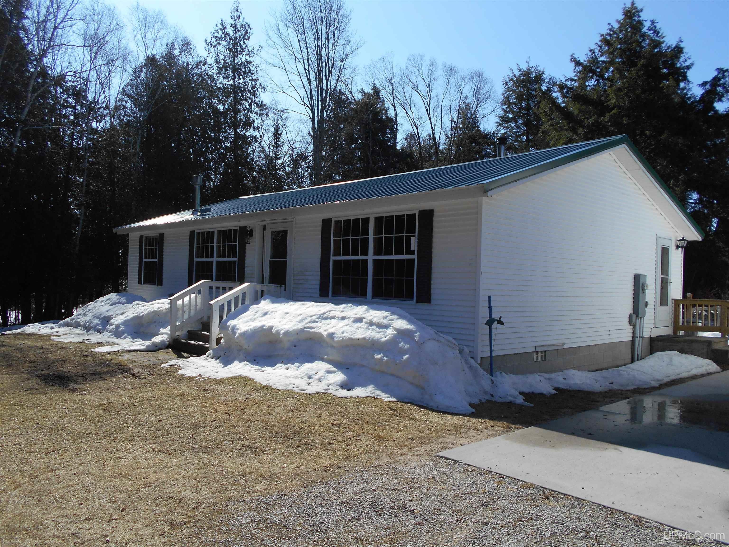 1325 S M149 Road, Manistique, MI, 49854