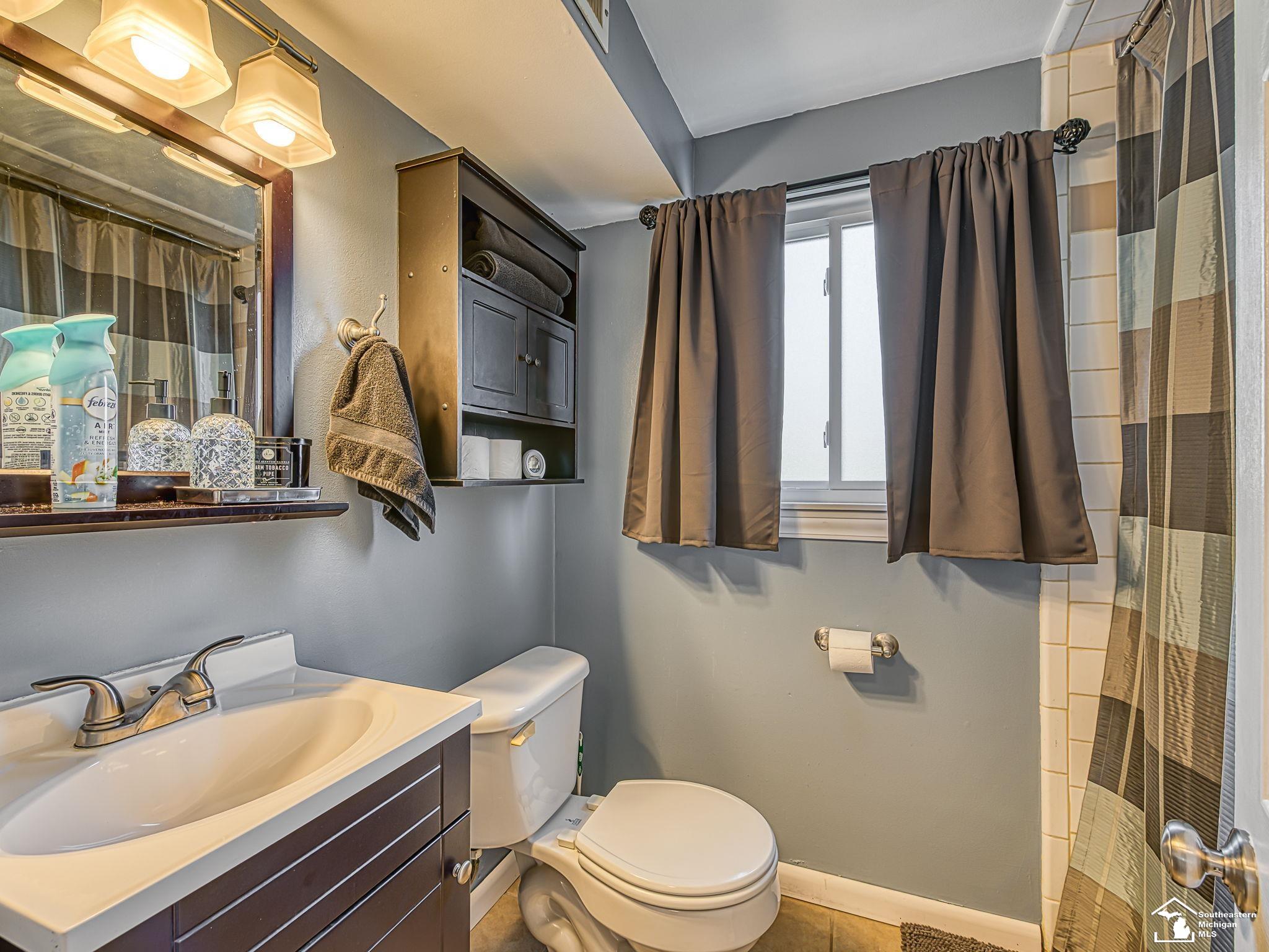 22244 Candace Drive, Rockwood, MI, 48173