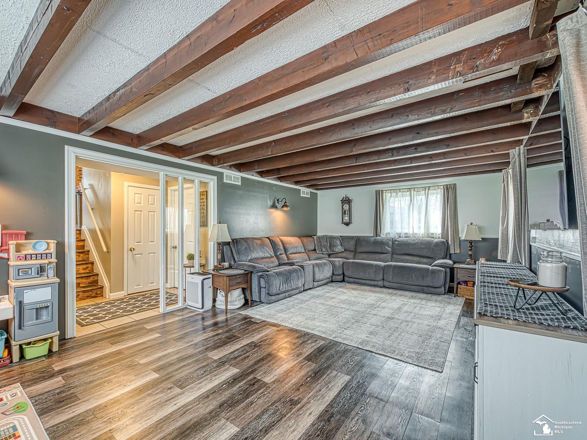 22244 Candace Drive, Rockwood, MI, 48173