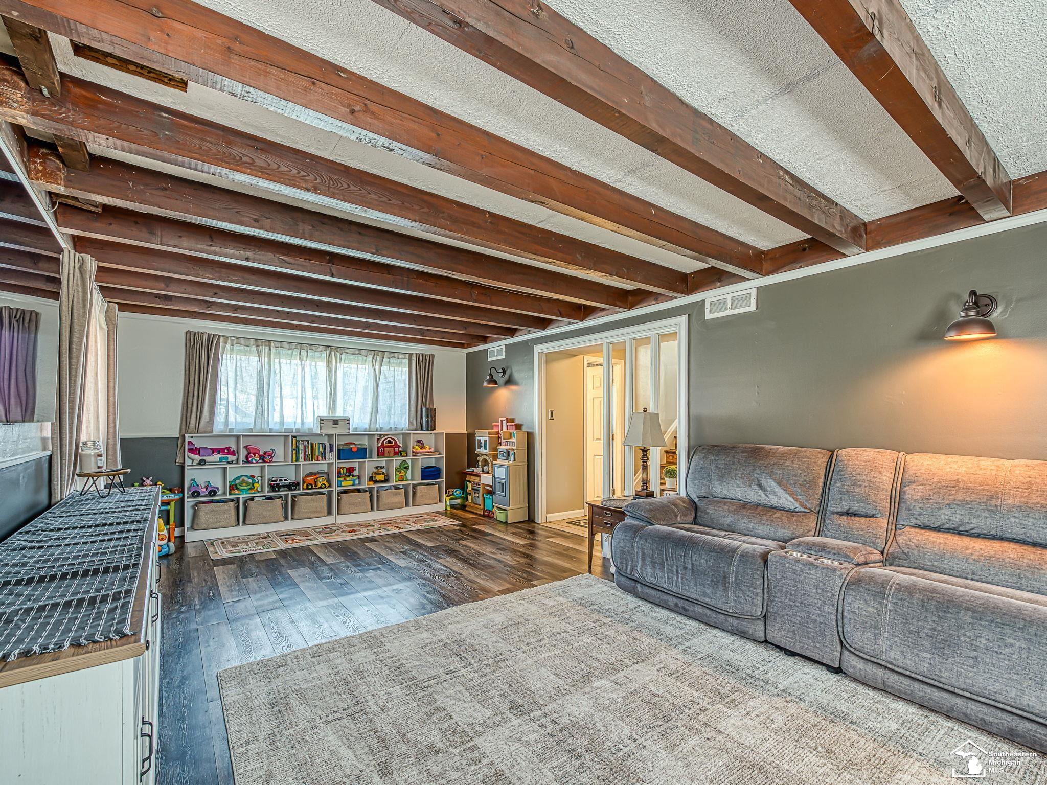 22244 Candace Drive, Rockwood, MI, 48173