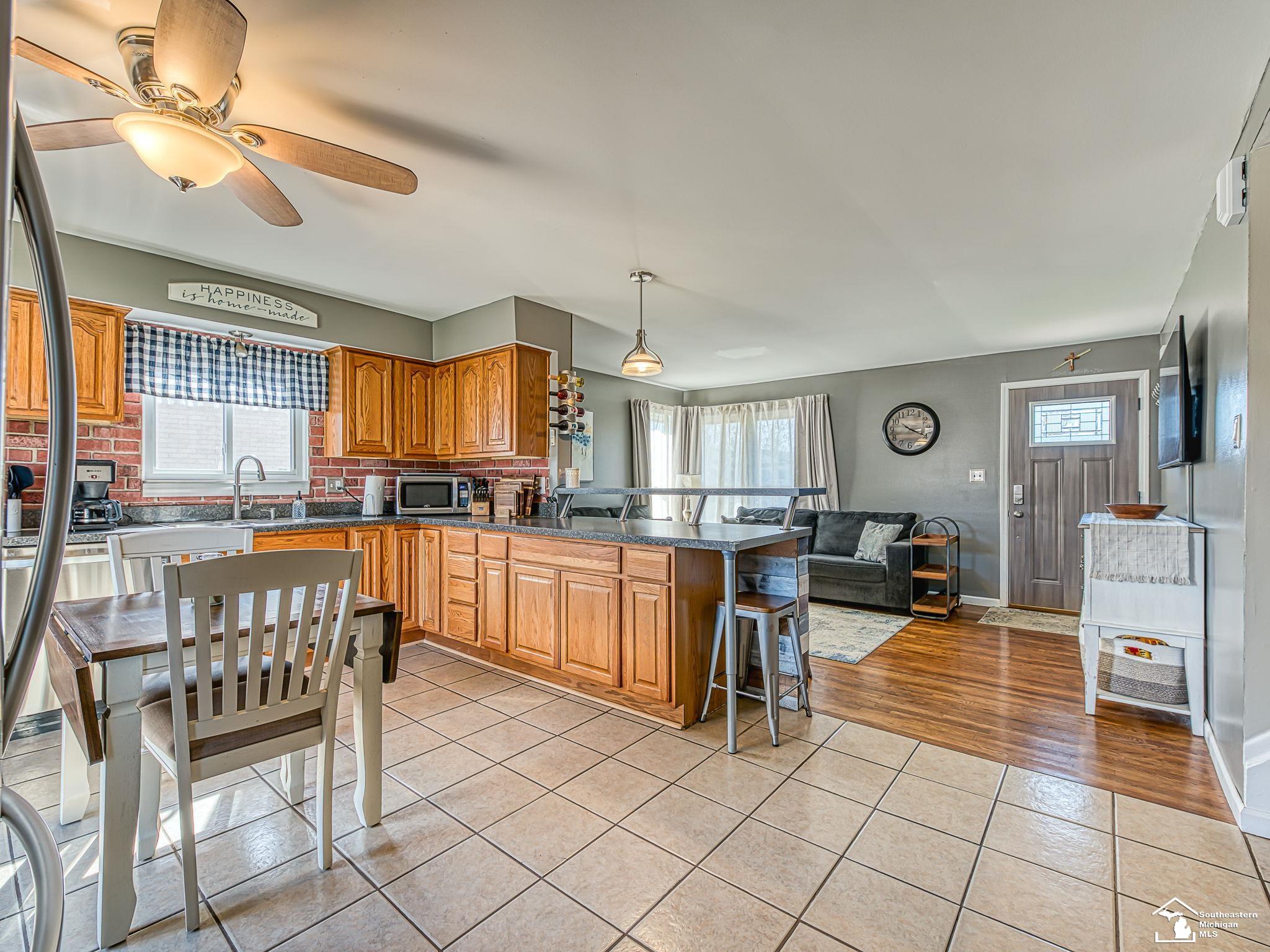 22244 Candace Drive, Rockwood, MI, 48173