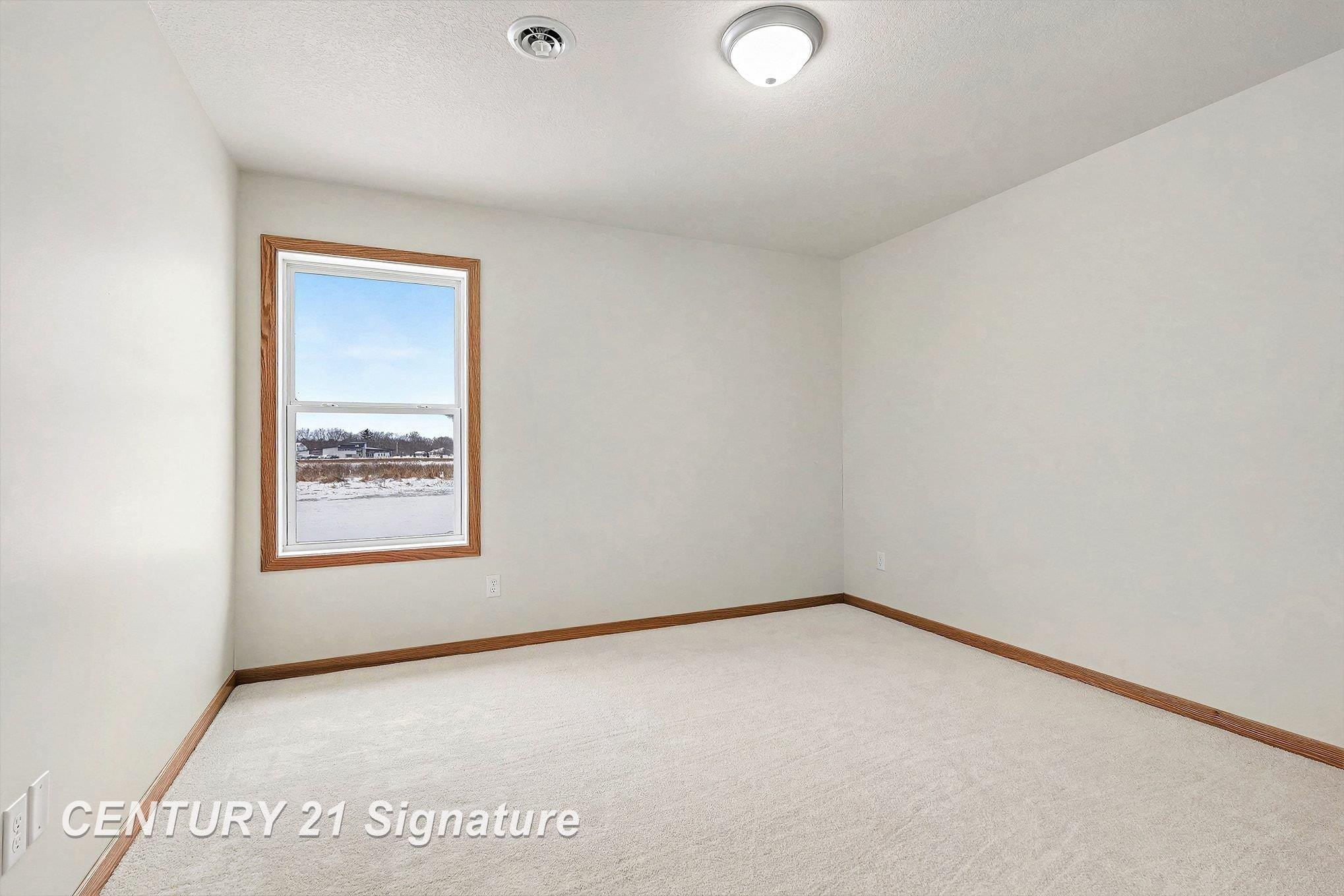 8487 N River Rock Drive, Freeland, MI, 48623