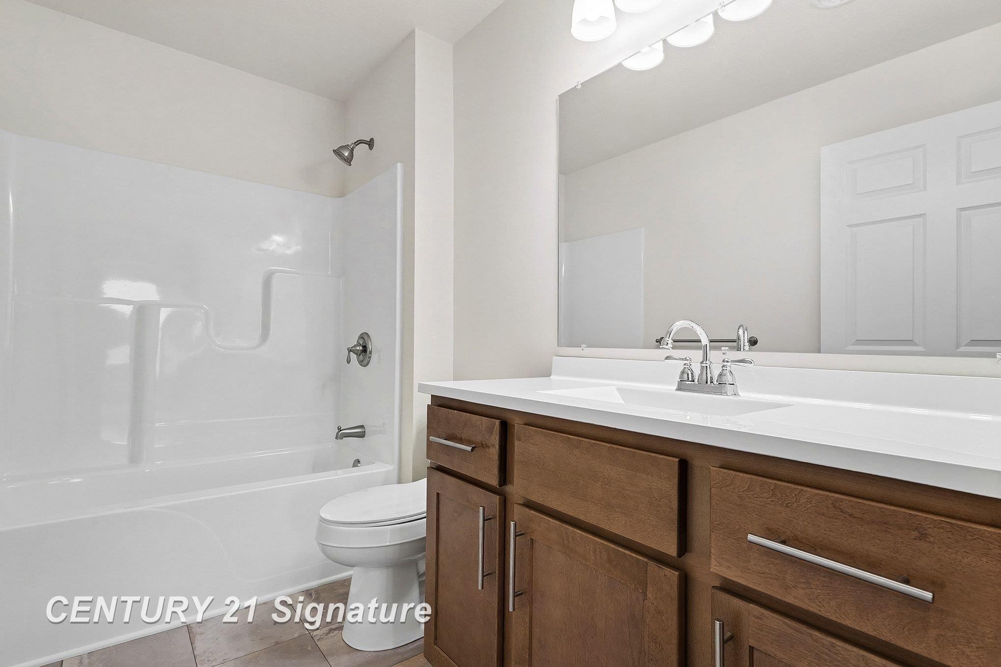 8487 N River Rock Drive, Freeland, MI, 48623