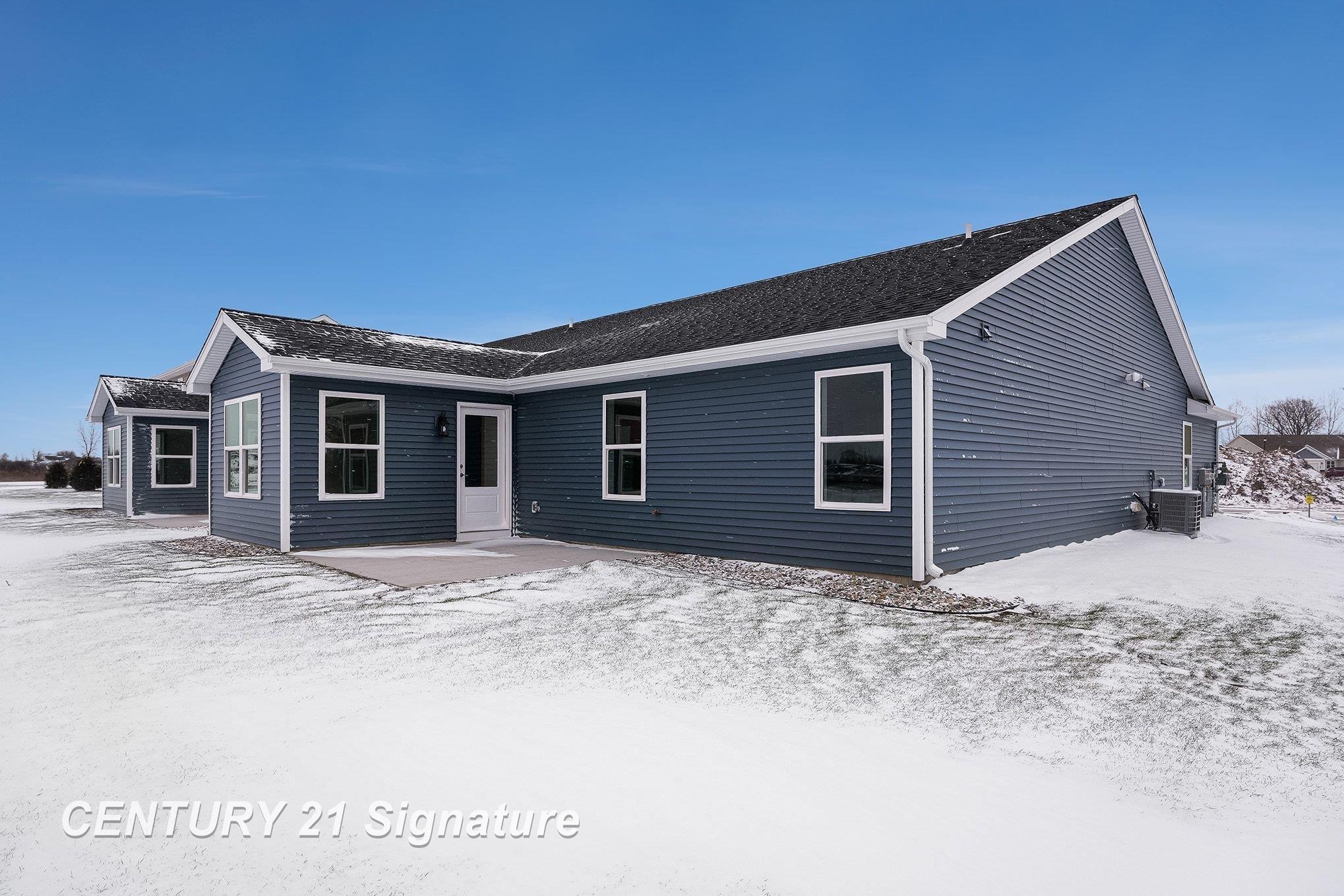 8487 N River Rock Drive, Freeland, MI, 48623