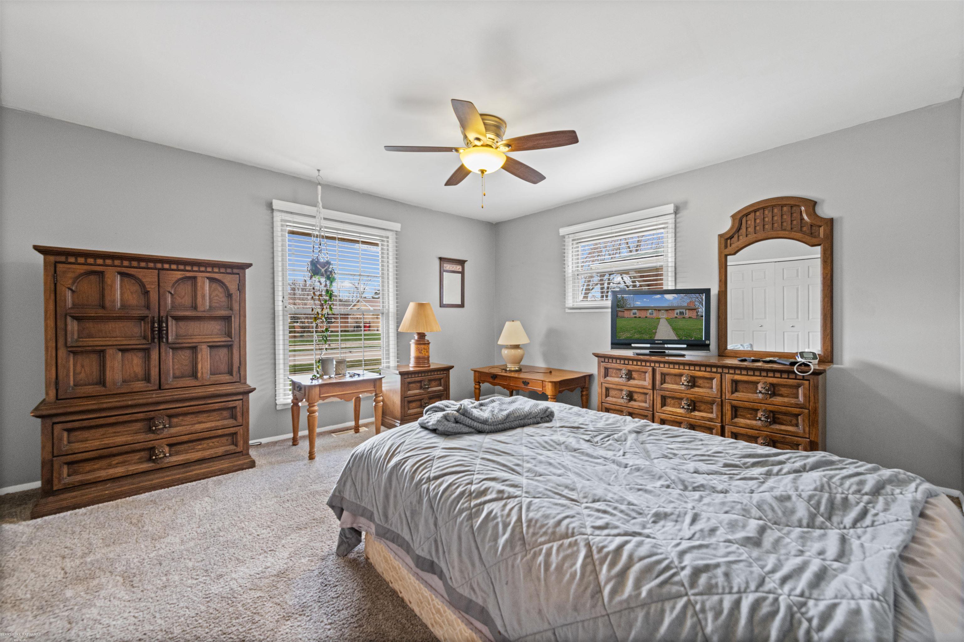 25312 Saint Christopher St Street, Harrison Twp, MI, 48045