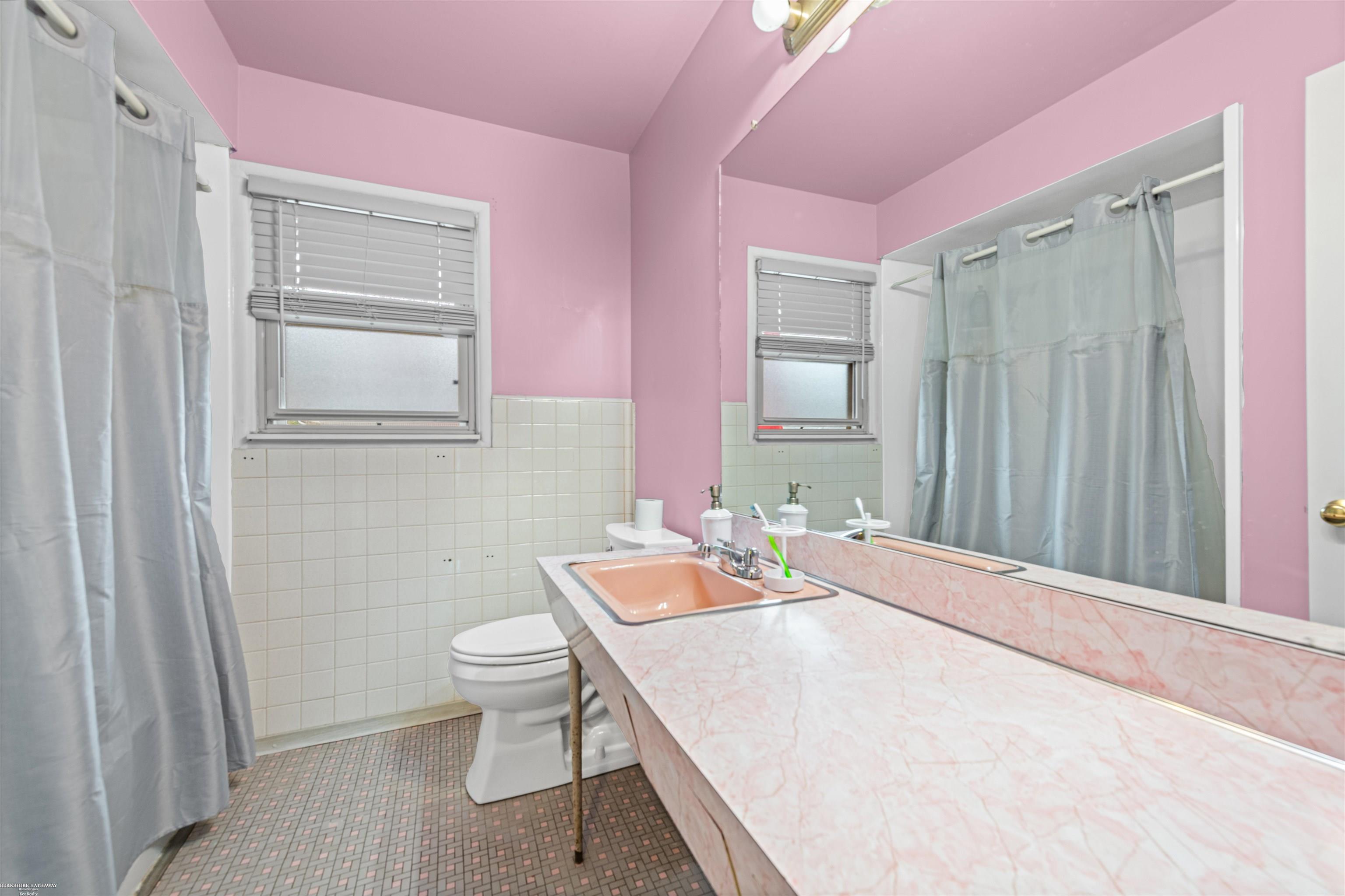 25312 Saint Christopher St Street, Harrison Twp, MI, 48045