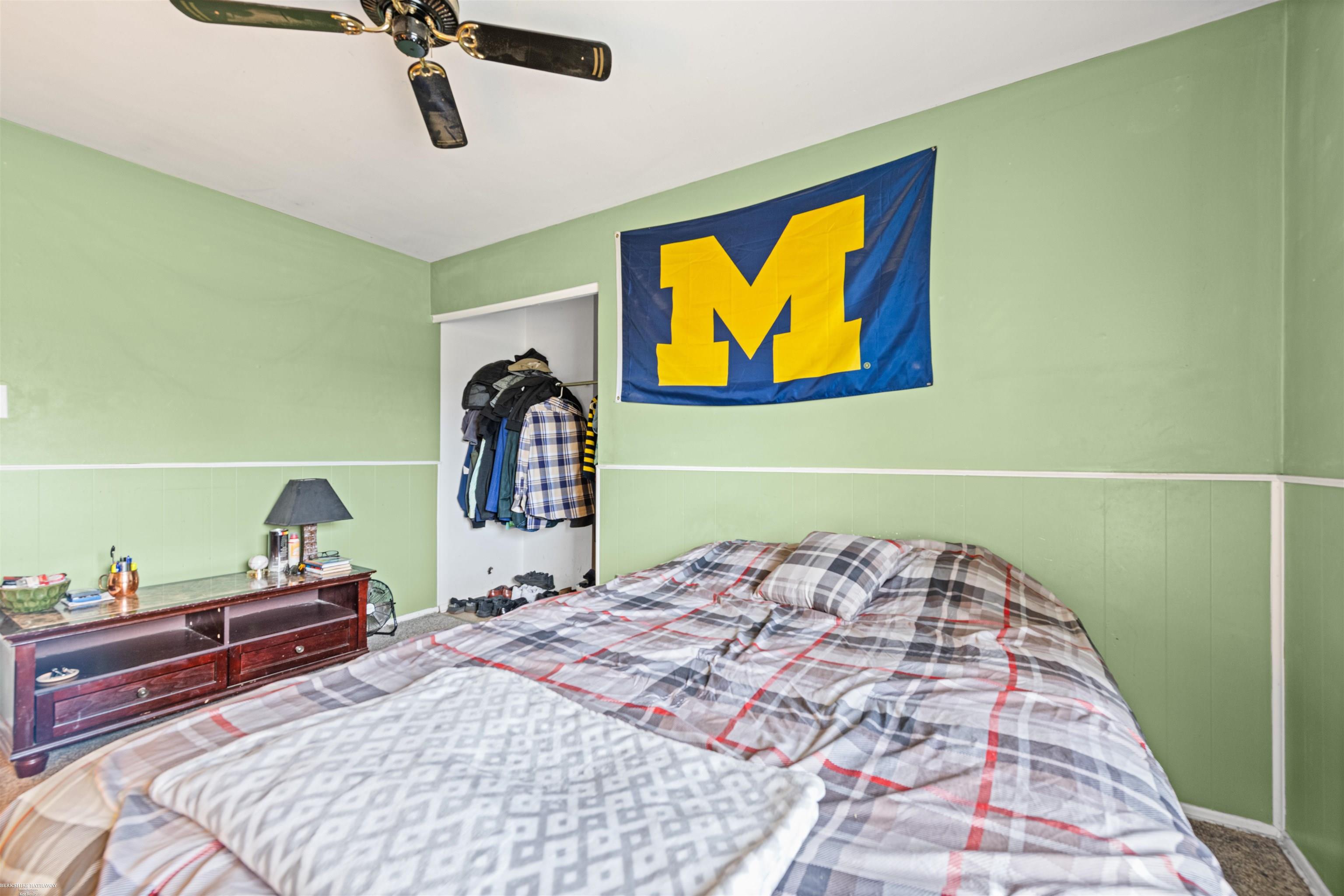 25312 Saint Christopher St Street, Harrison Twp, MI, 48045