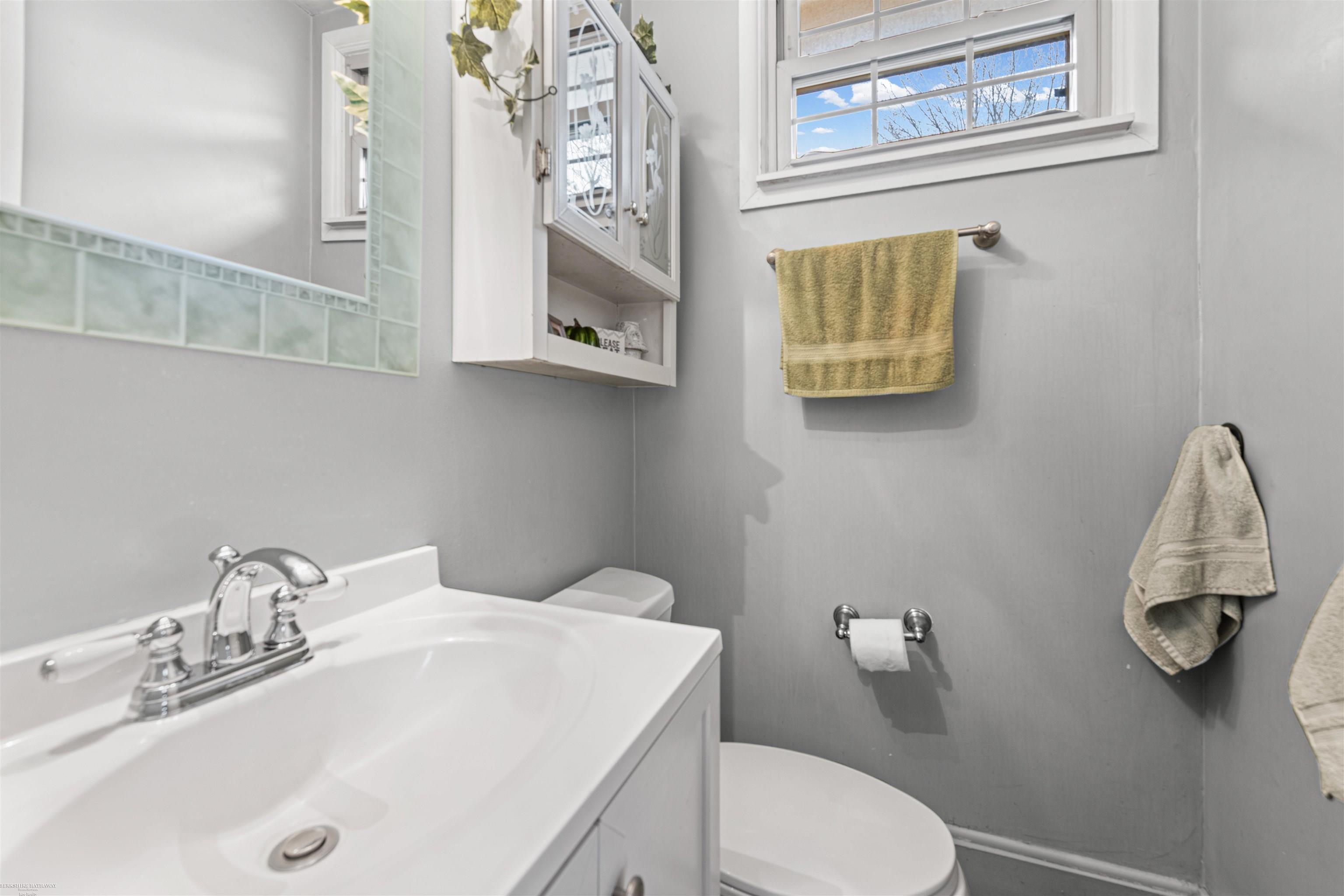 25312 Saint Christopher St Street, Harrison Twp, MI, 48045