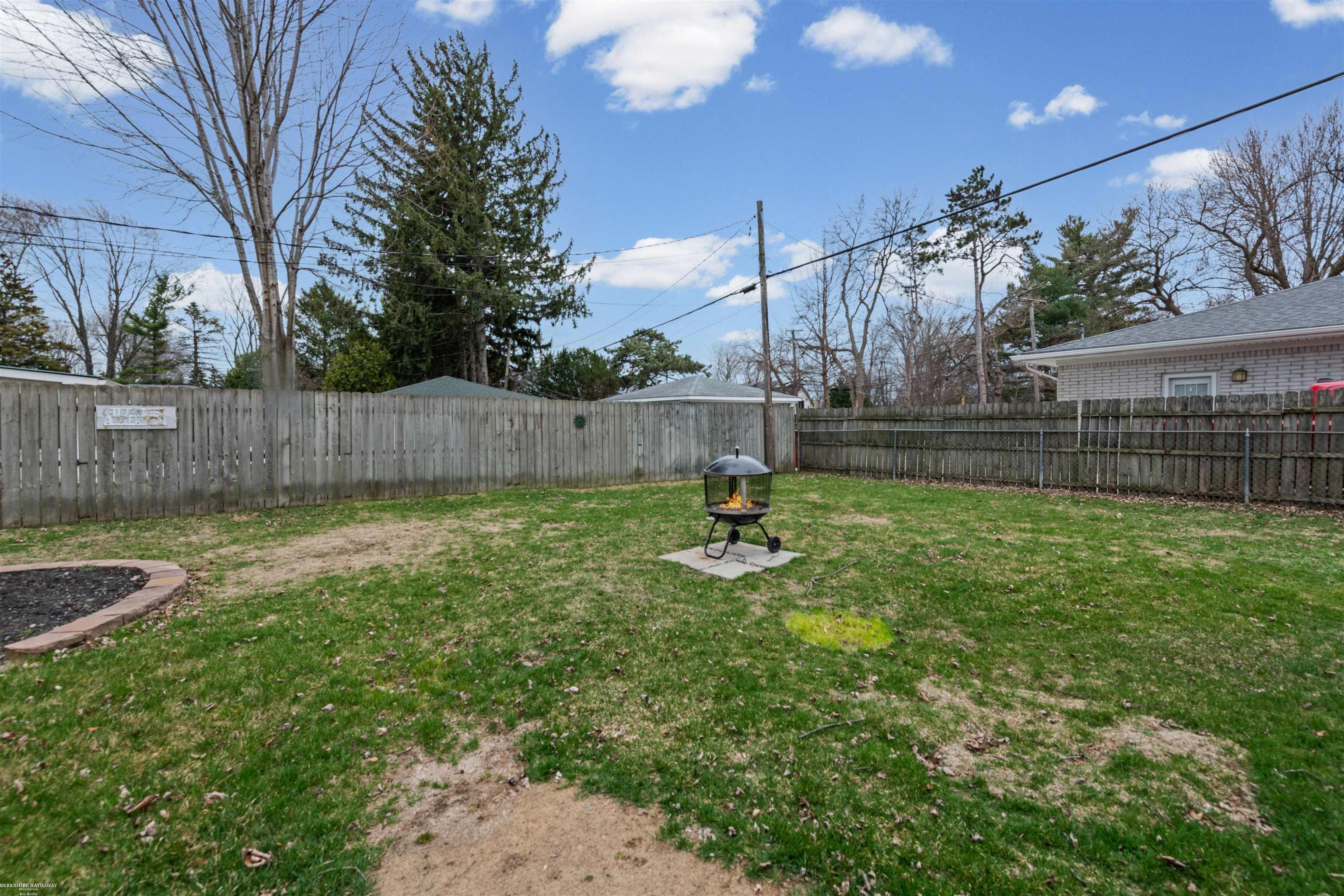 25312 Saint Christopher St Street, Harrison Twp, MI, 48045