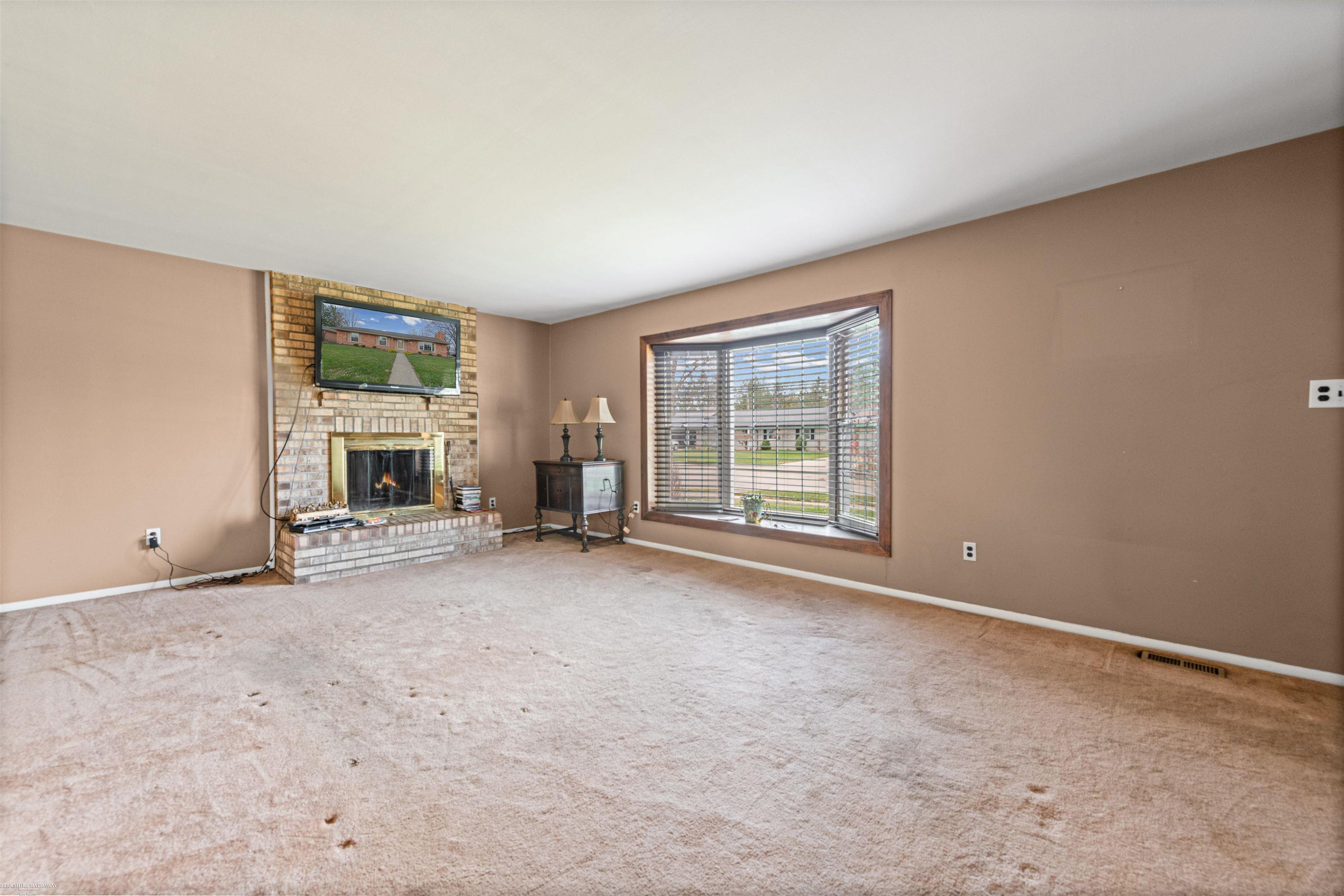 25312 Saint Christopher St Street, Harrison Twp, MI, 48045