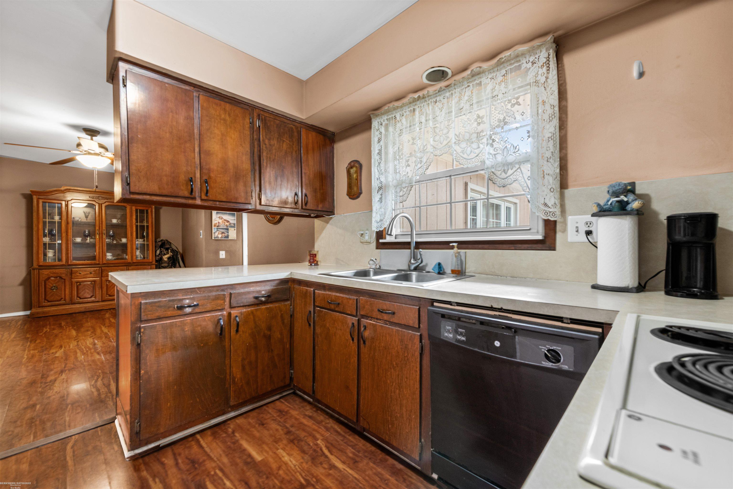 25312 Saint Christopher St Street, Harrison Twp, MI, 48045