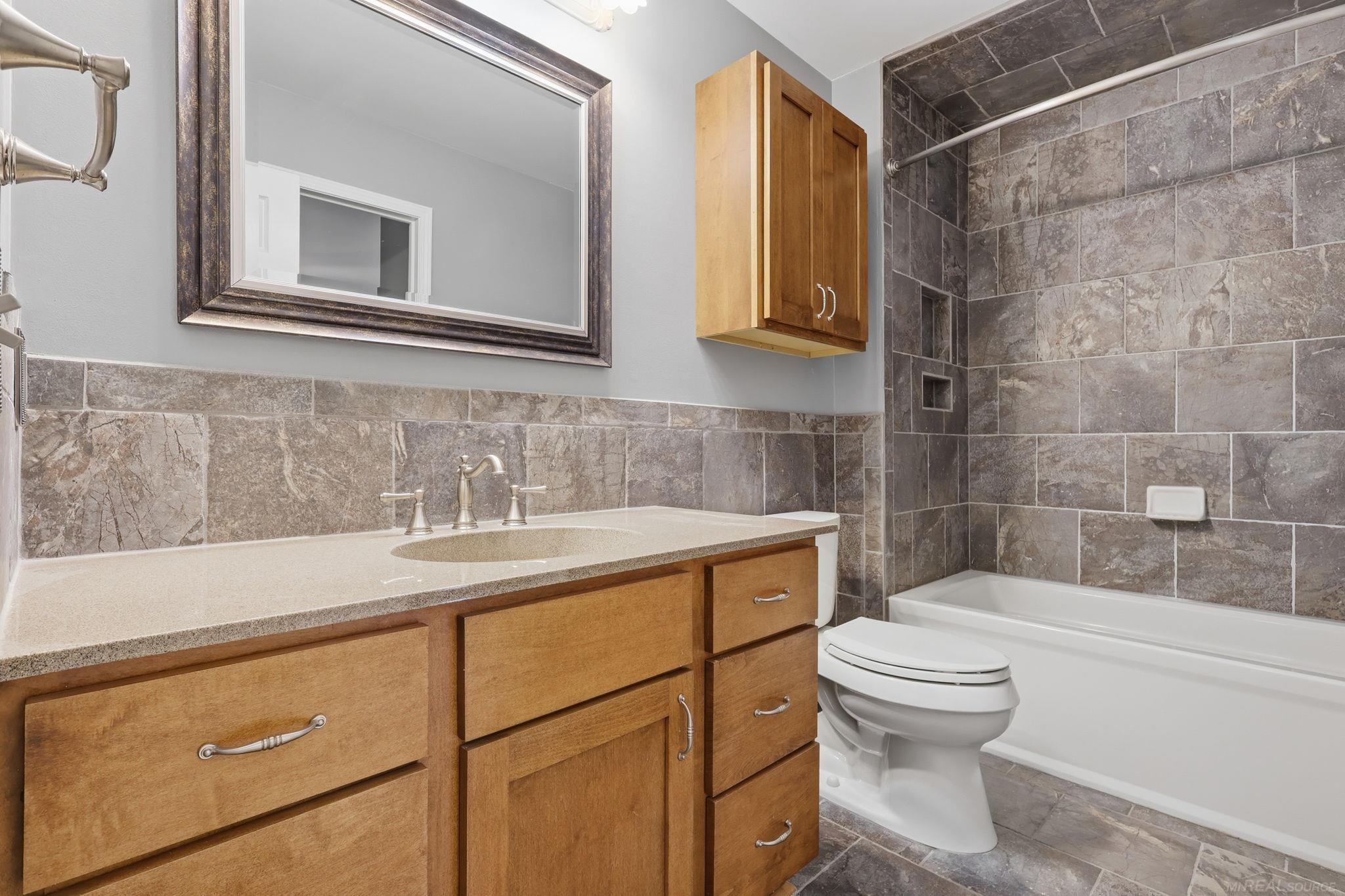 54173 Avondale Drive, New Baltimore, MI, 48047