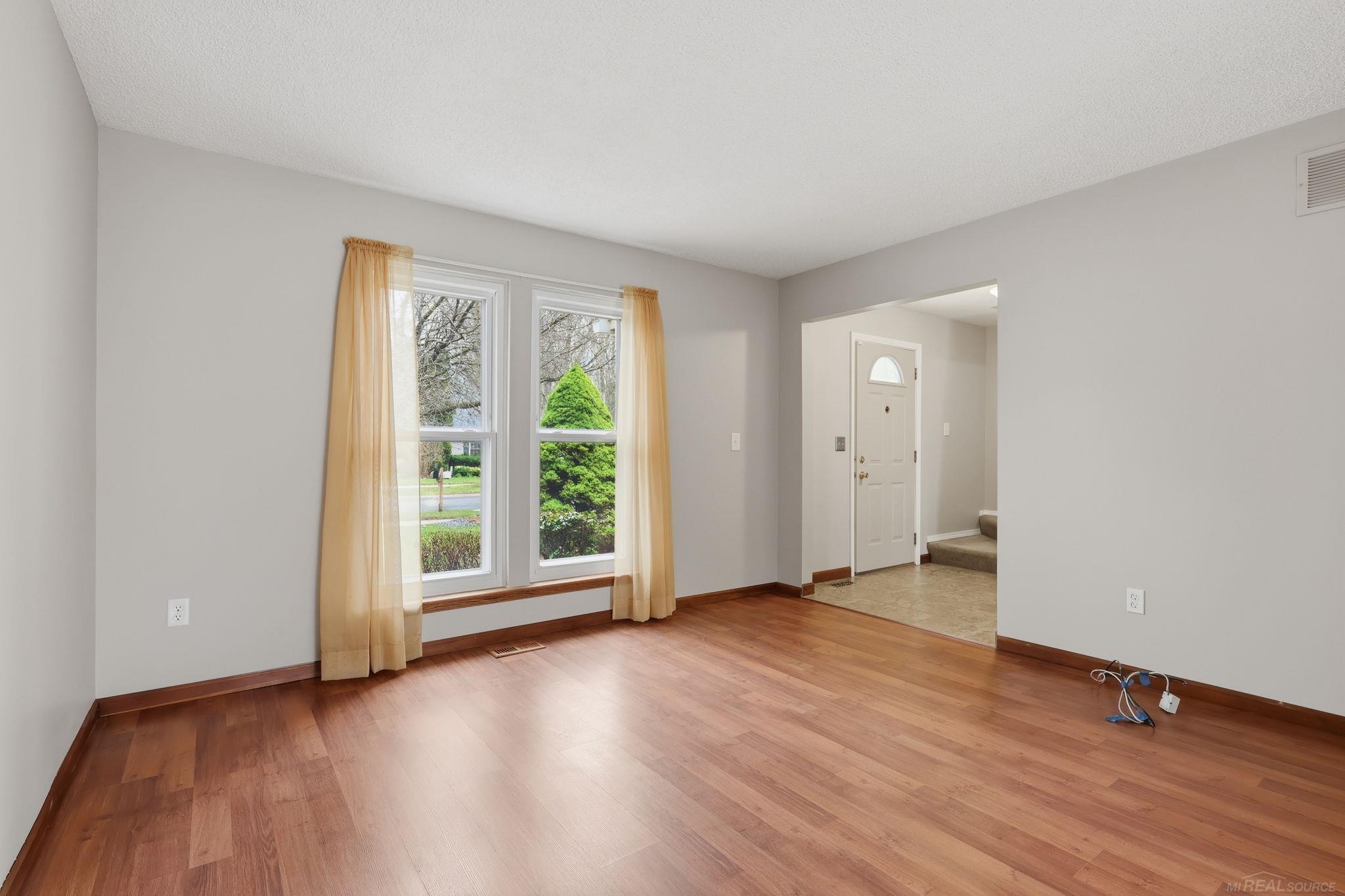 54173 Avondale Drive, New Baltimore, MI, 48047