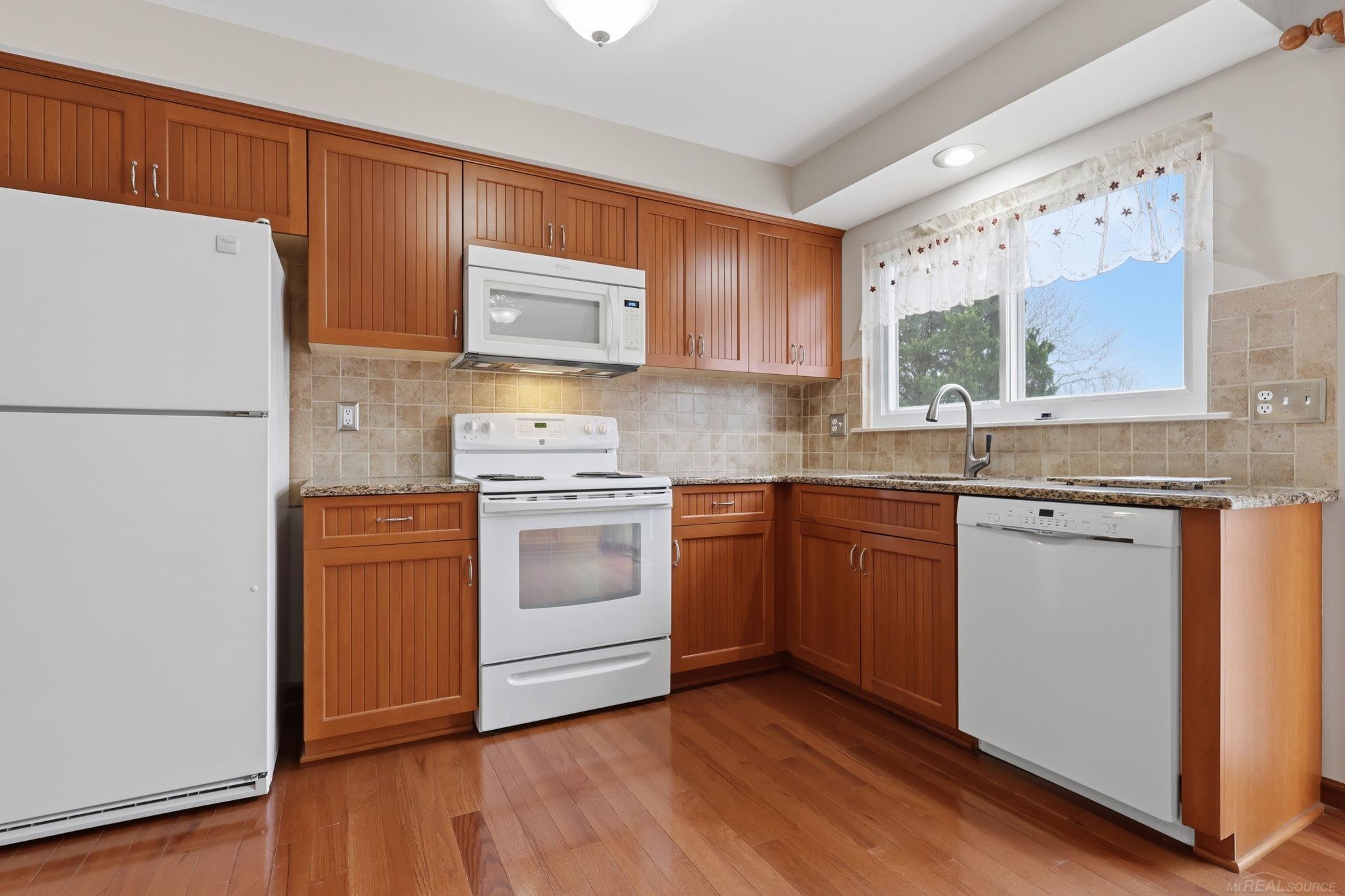 54173 Avondale Drive, New Baltimore, MI, 48047