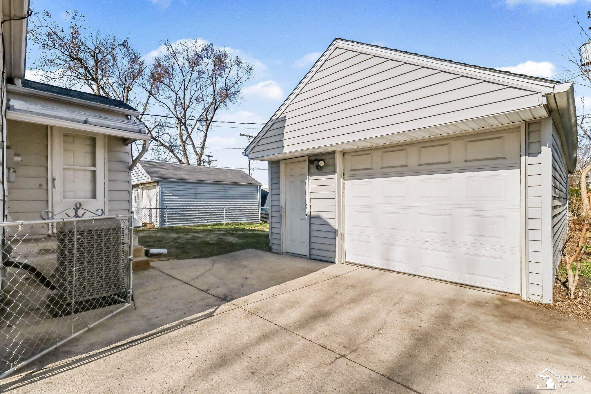 974 Woodville Avenue, Monroe, MI, 48161