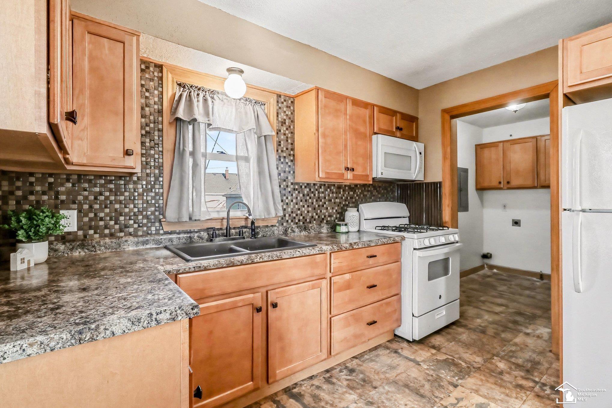 974 Woodville Avenue, Monroe, MI, 48161