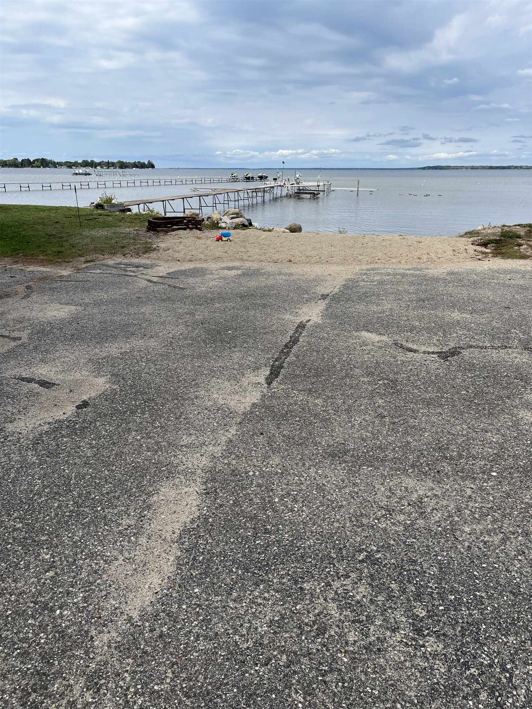 602 W Houghton Lake Drive, Prudenville, MI, 48651