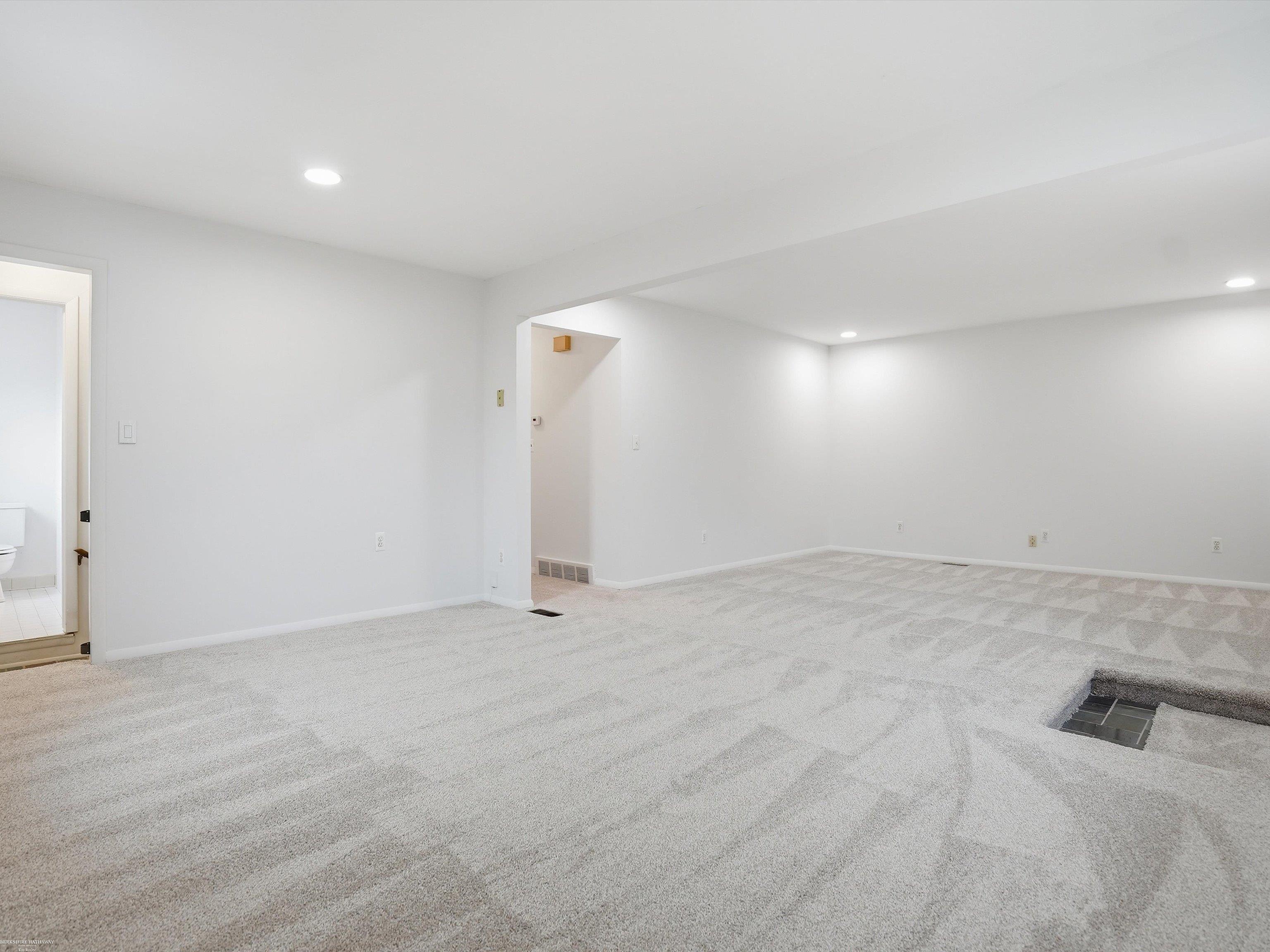 27624 Edward Street, Roseville, MI, 48066