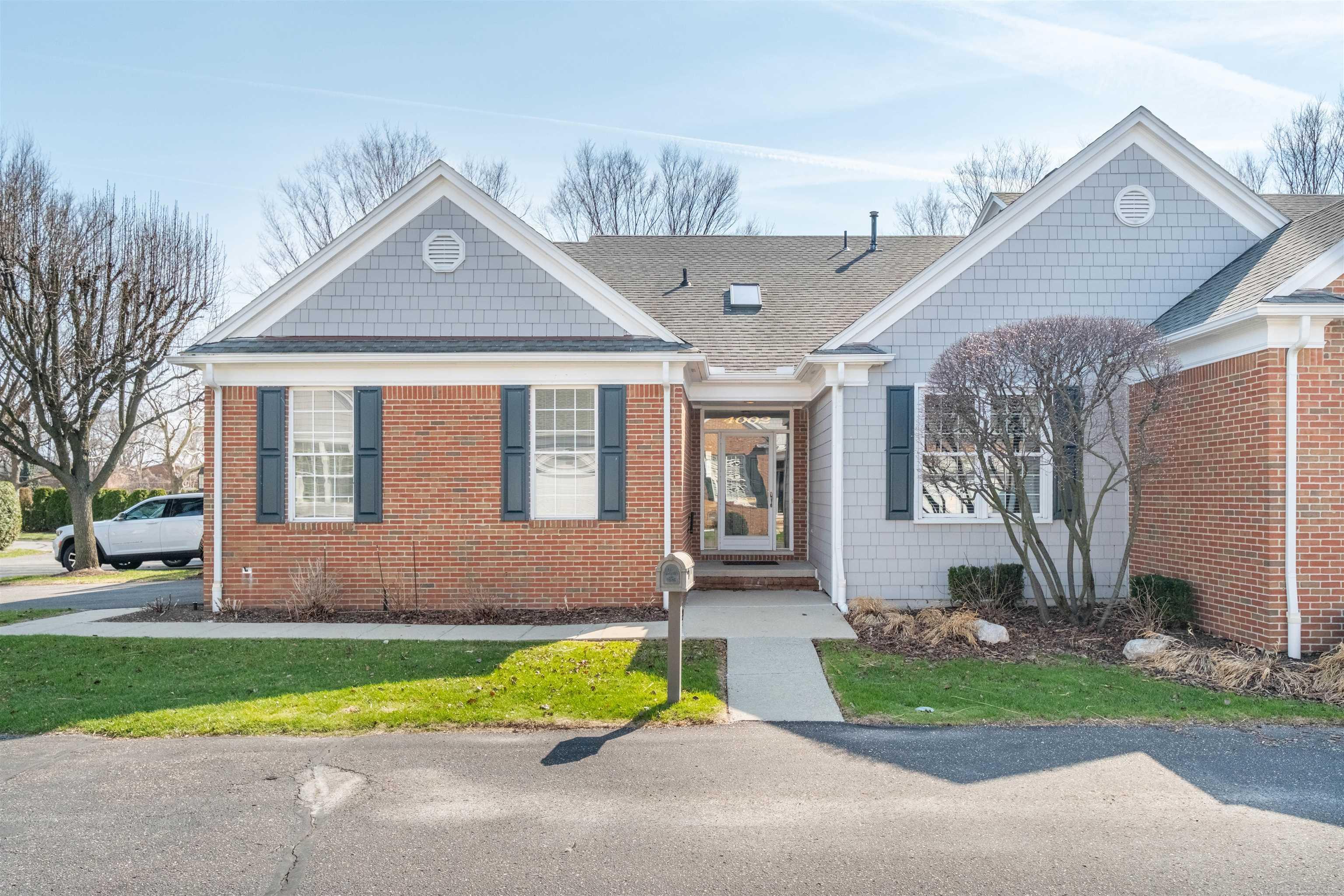 4002 Harbor Place Drive, Saint Clair Shores, MI, 48080