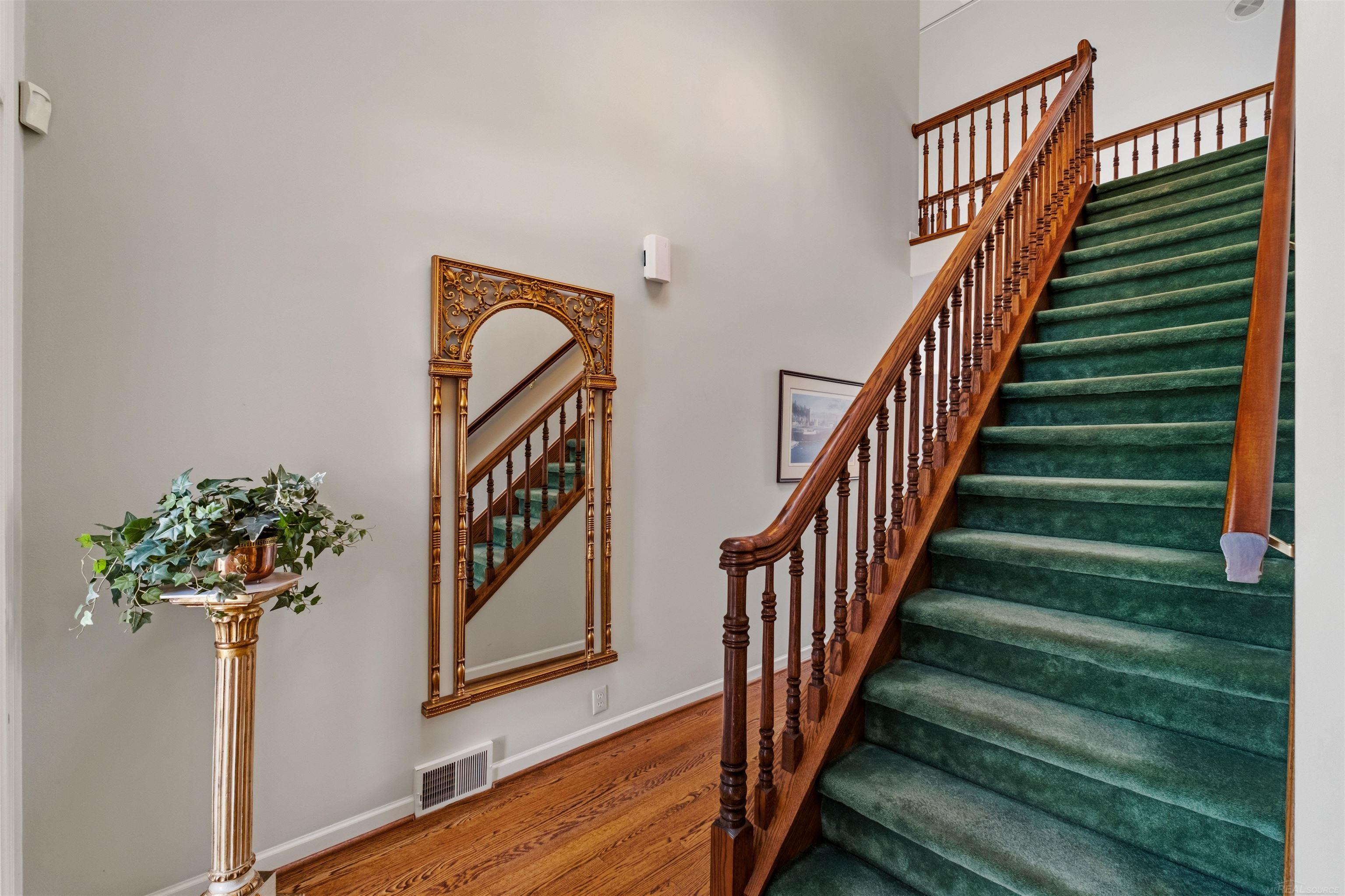 4002 Harbor Place Drive, Saint Clair Shores, MI, 48080