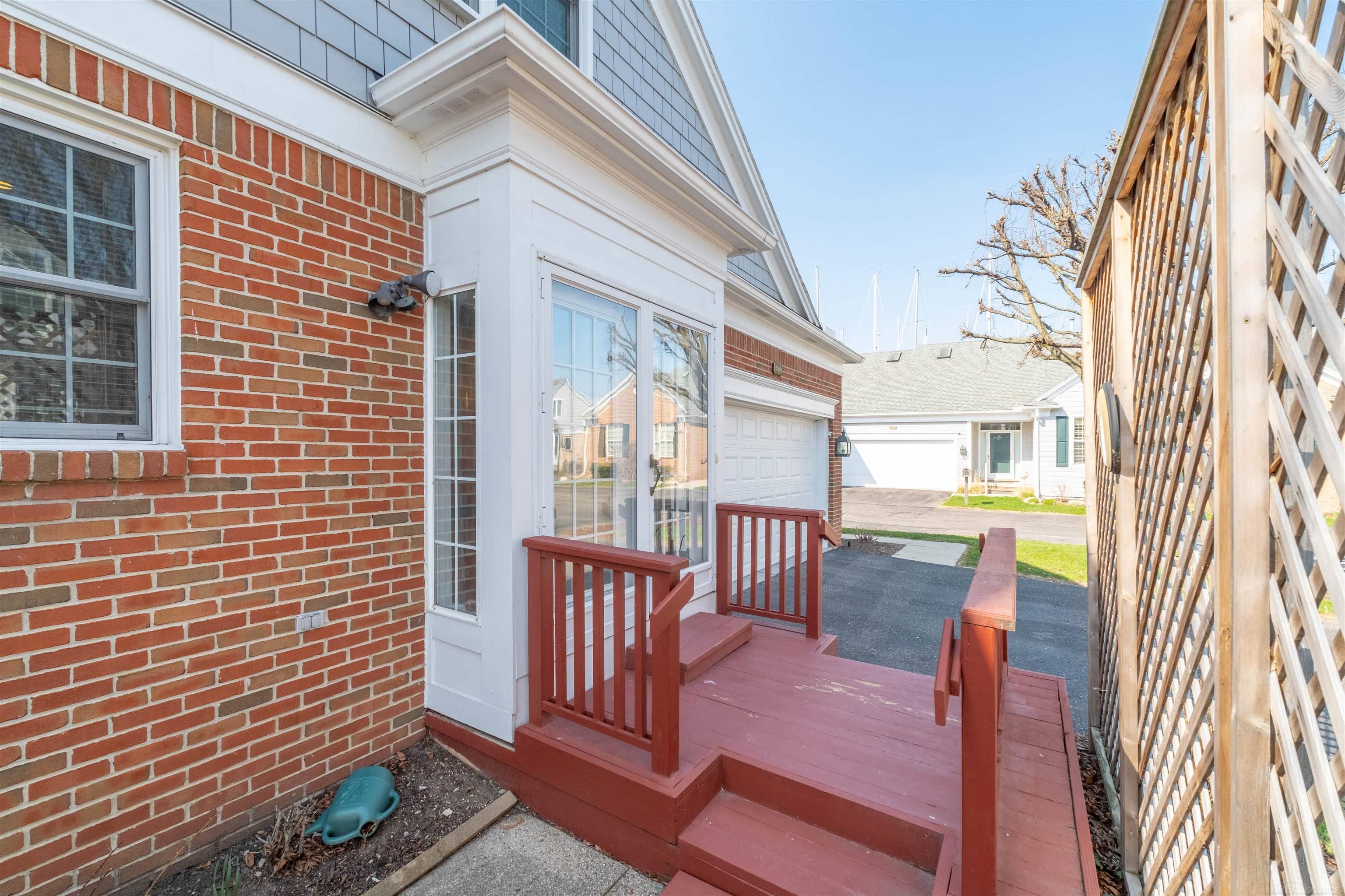4002 Harbor Place Drive, Saint Clair Shores, MI, 48080