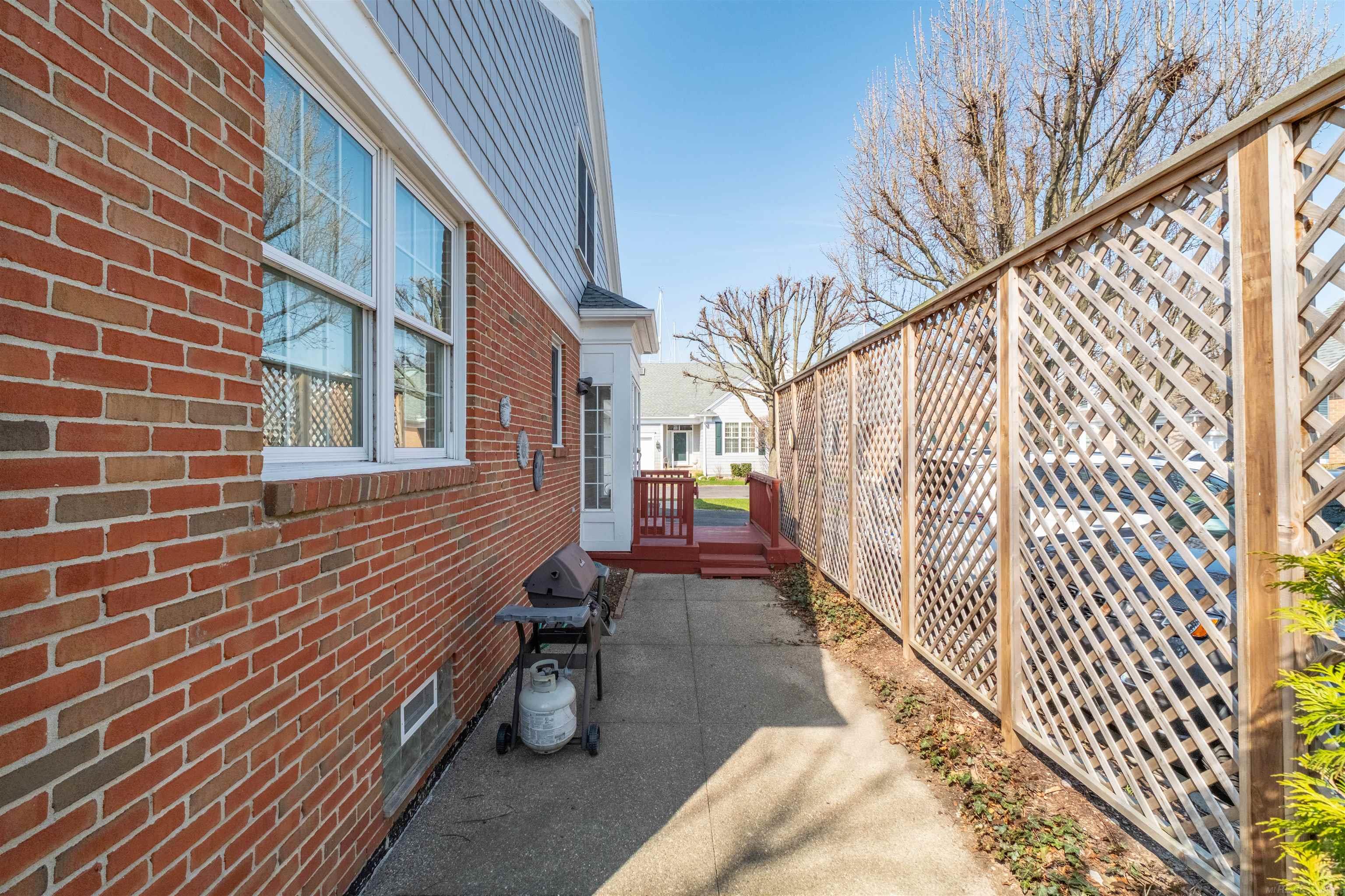 4002 Harbor Place Drive, Saint Clair Shores, MI, 48080