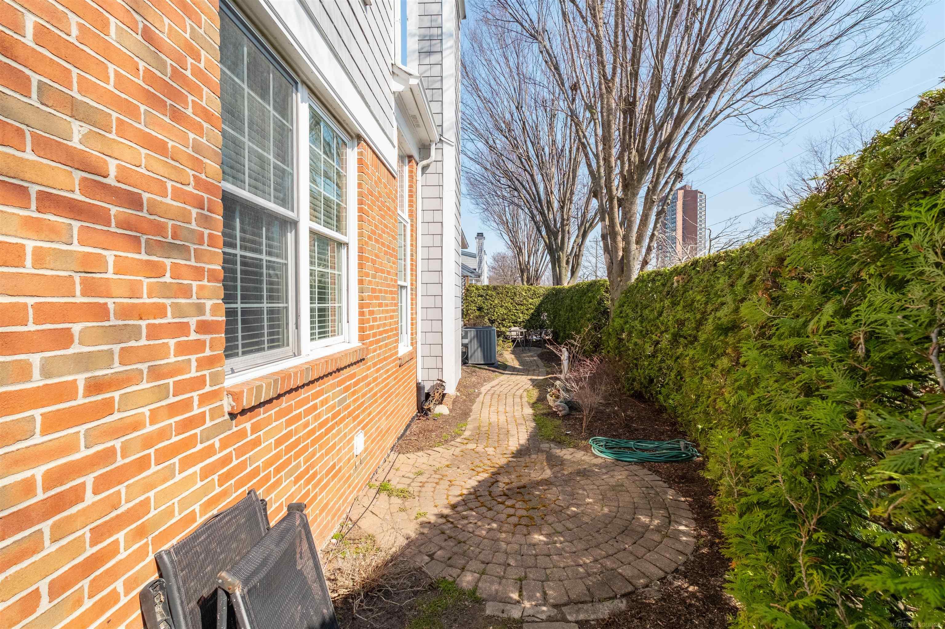 4002 Harbor Place Drive, Saint Clair Shores, MI, 48080