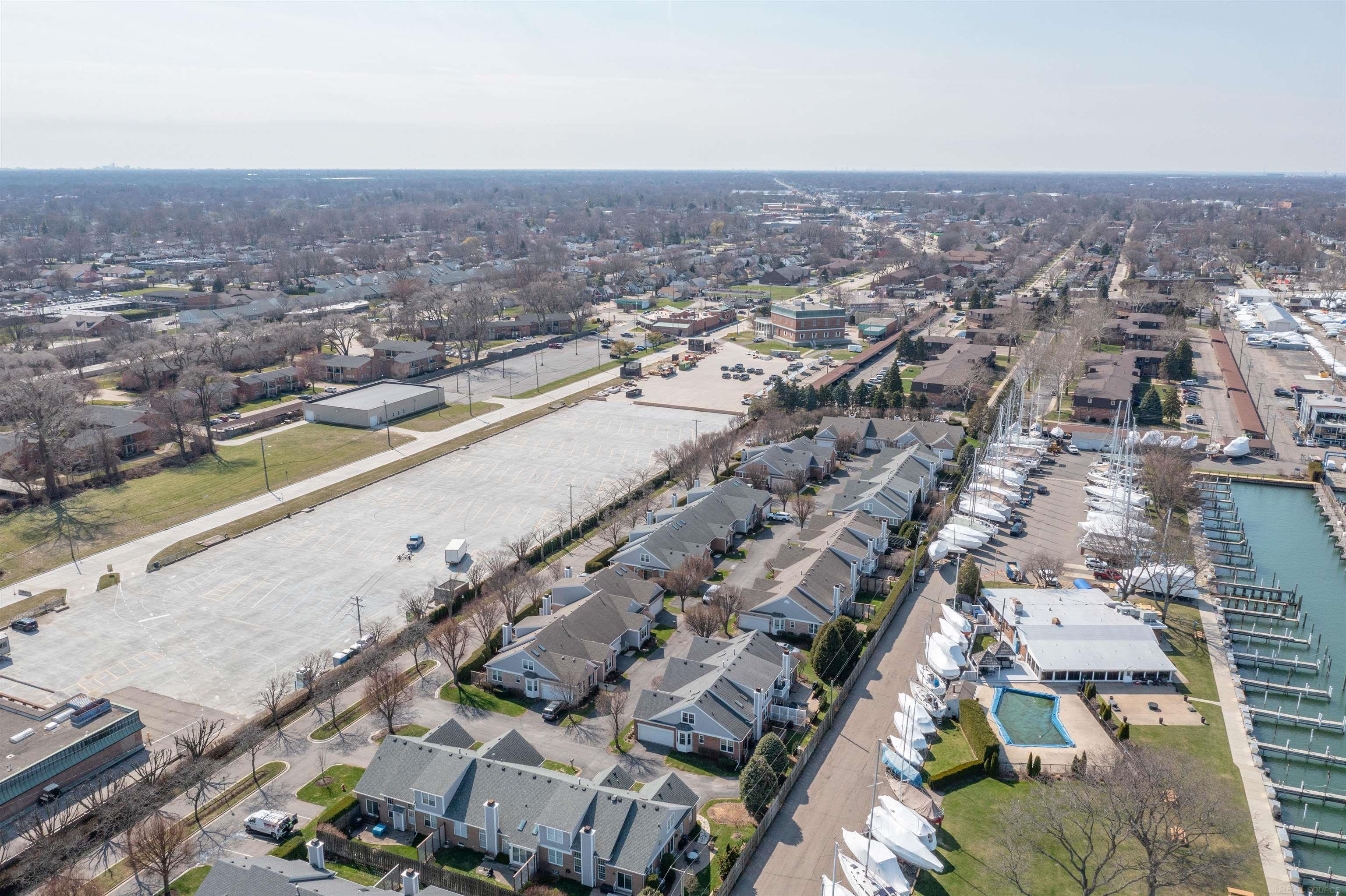 4002 Harbor Place Drive, Saint Clair Shores, MI, 48080