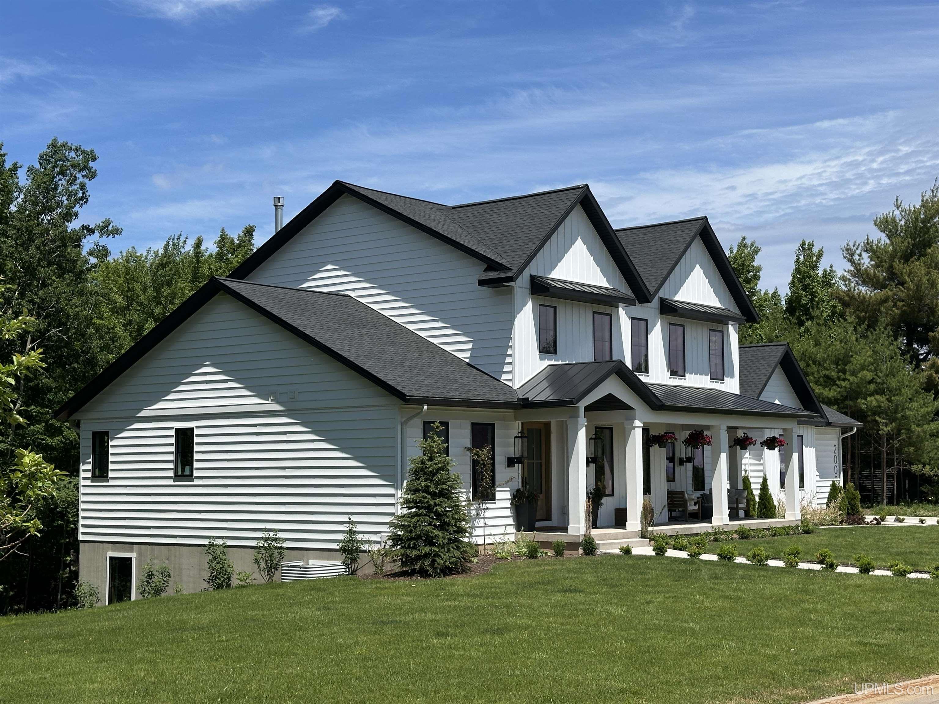 2002 Maple Ridge Drive, Marquette MI 49855, 50204271