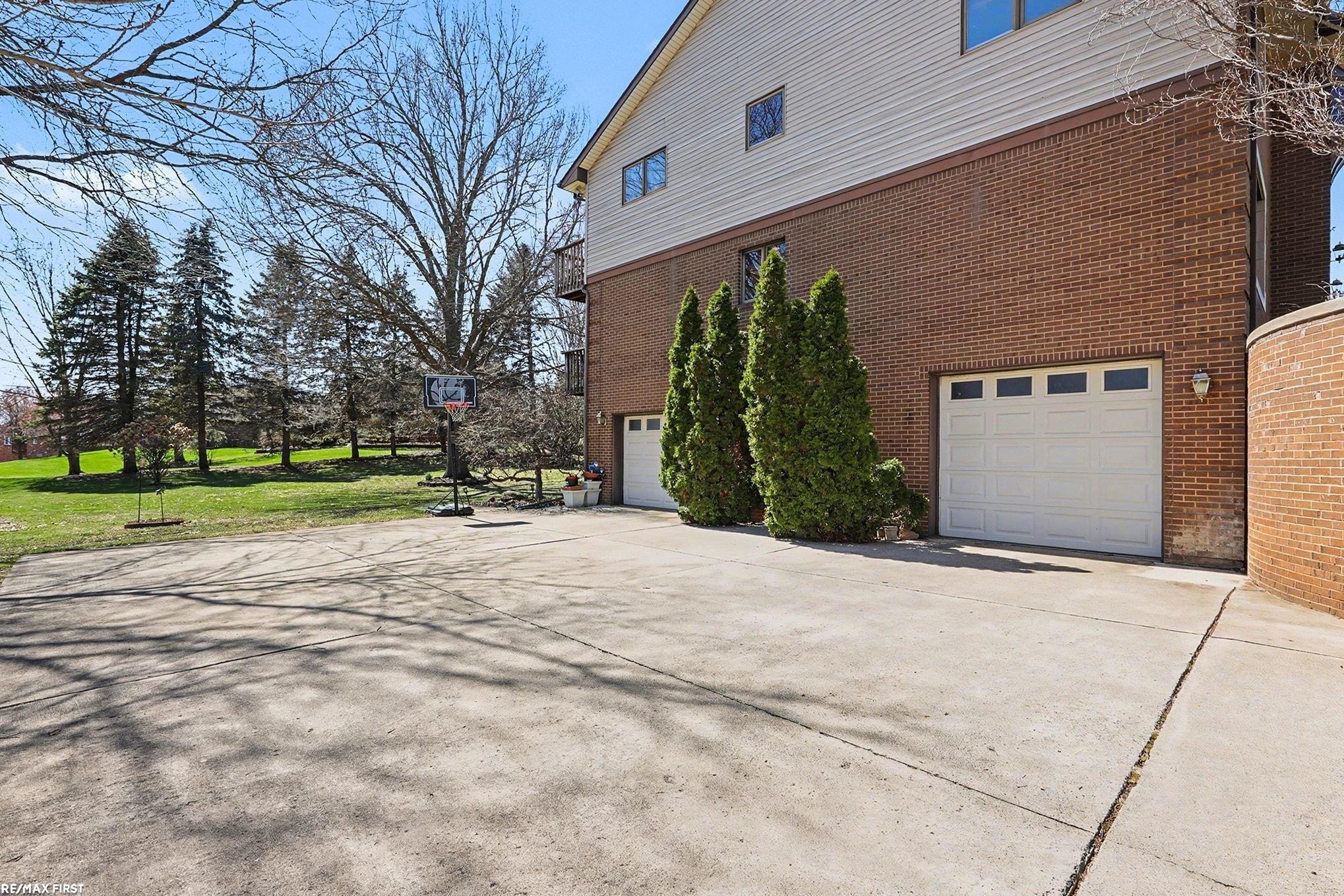 61313 Miriam Drive, Washington, MI, 48094