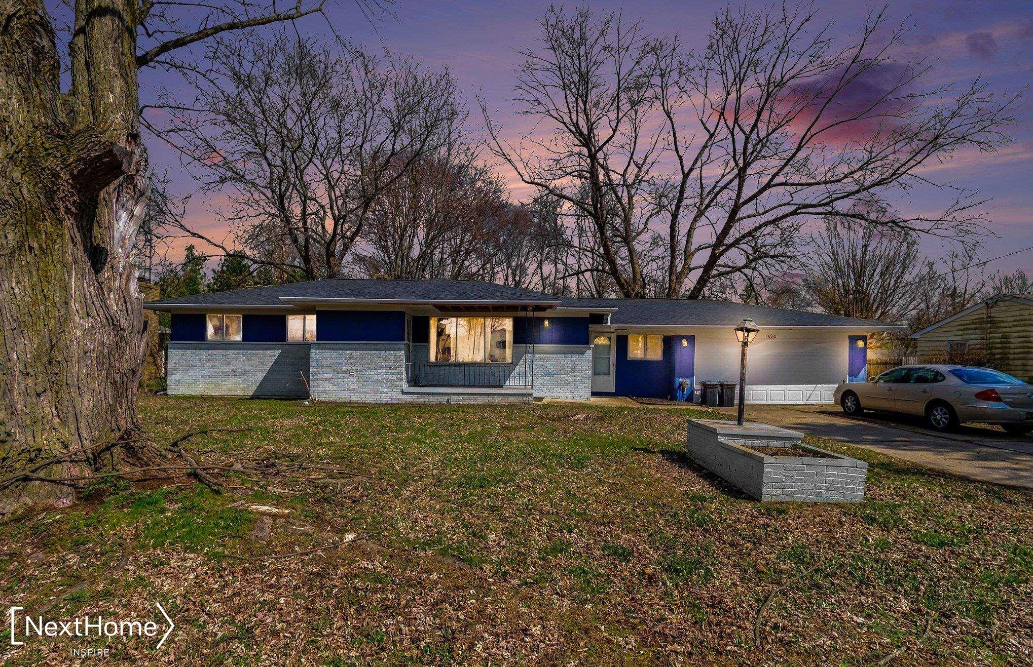 260 Storr, Adrian, MI, 49221