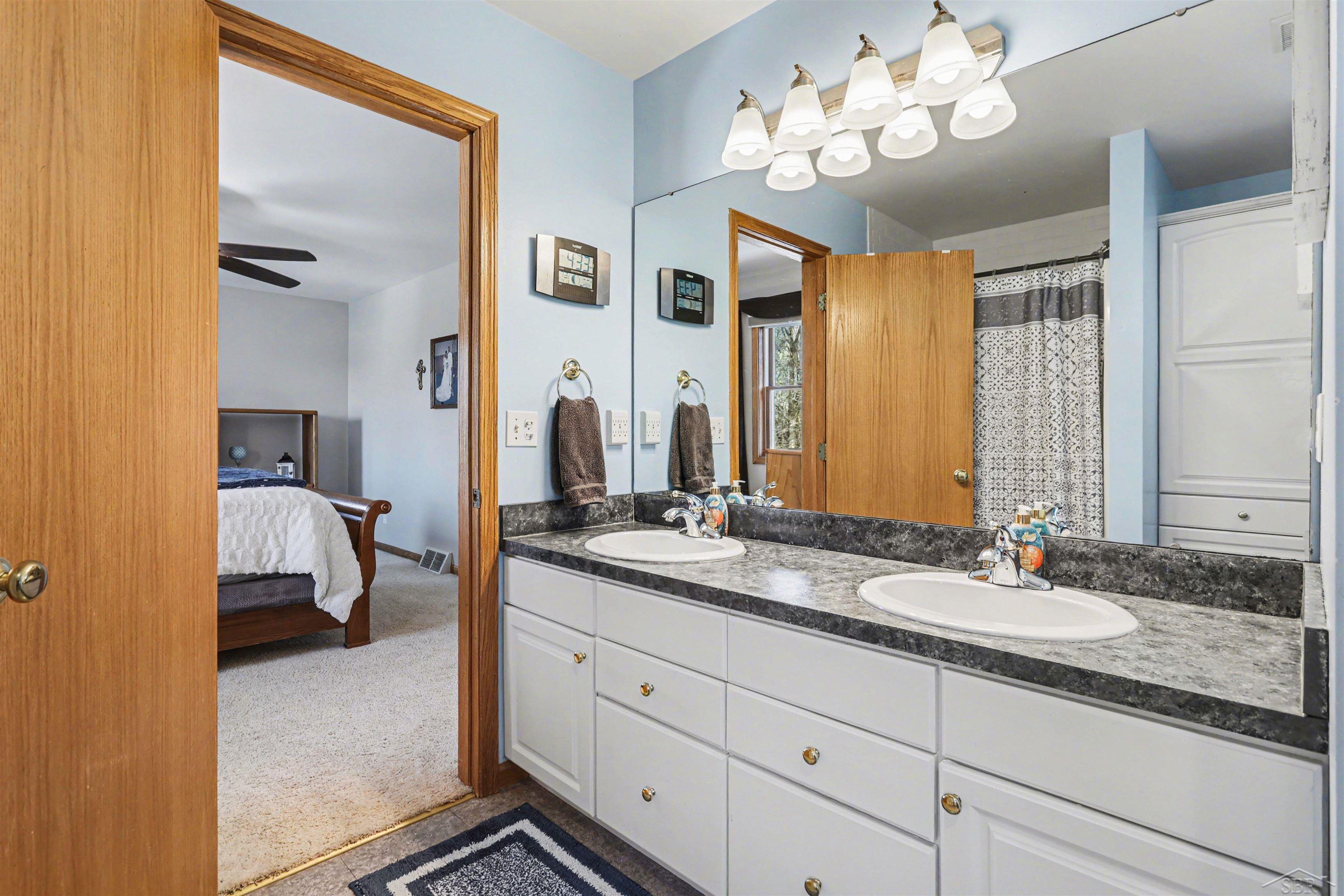 8782 Valleyview Court, Saginaw, MI, 48609