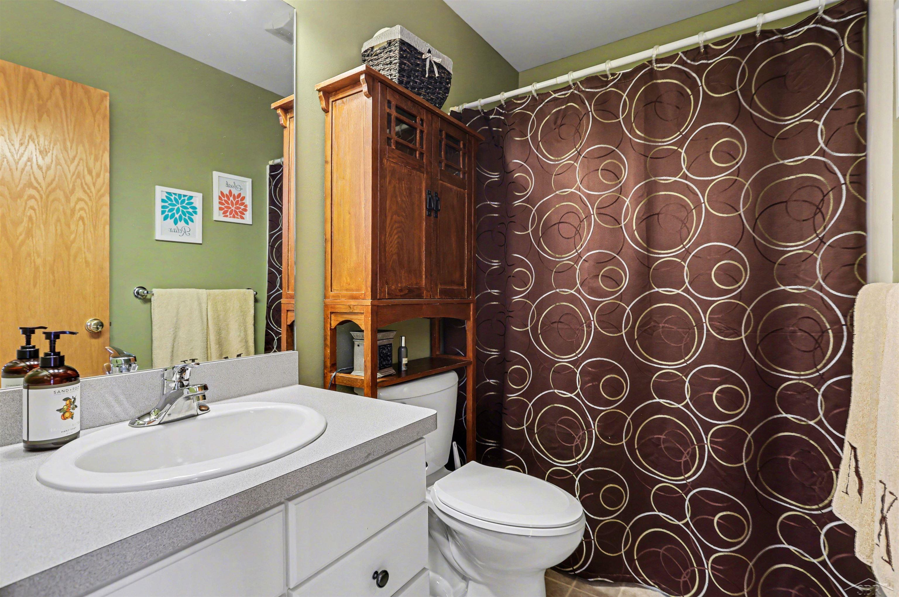 8782 Valleyview Court, Saginaw, MI, 48609