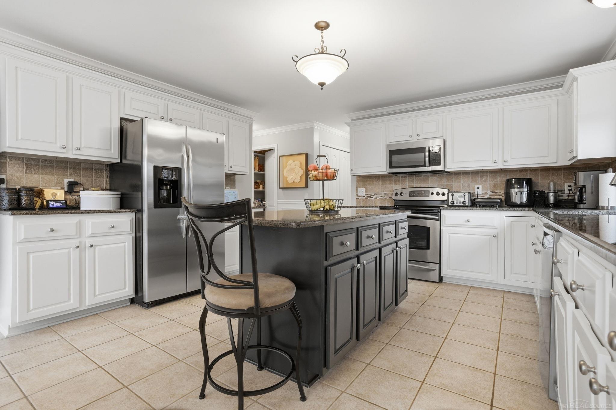 21351 Bunker Drive, Macomb, MI, 48042