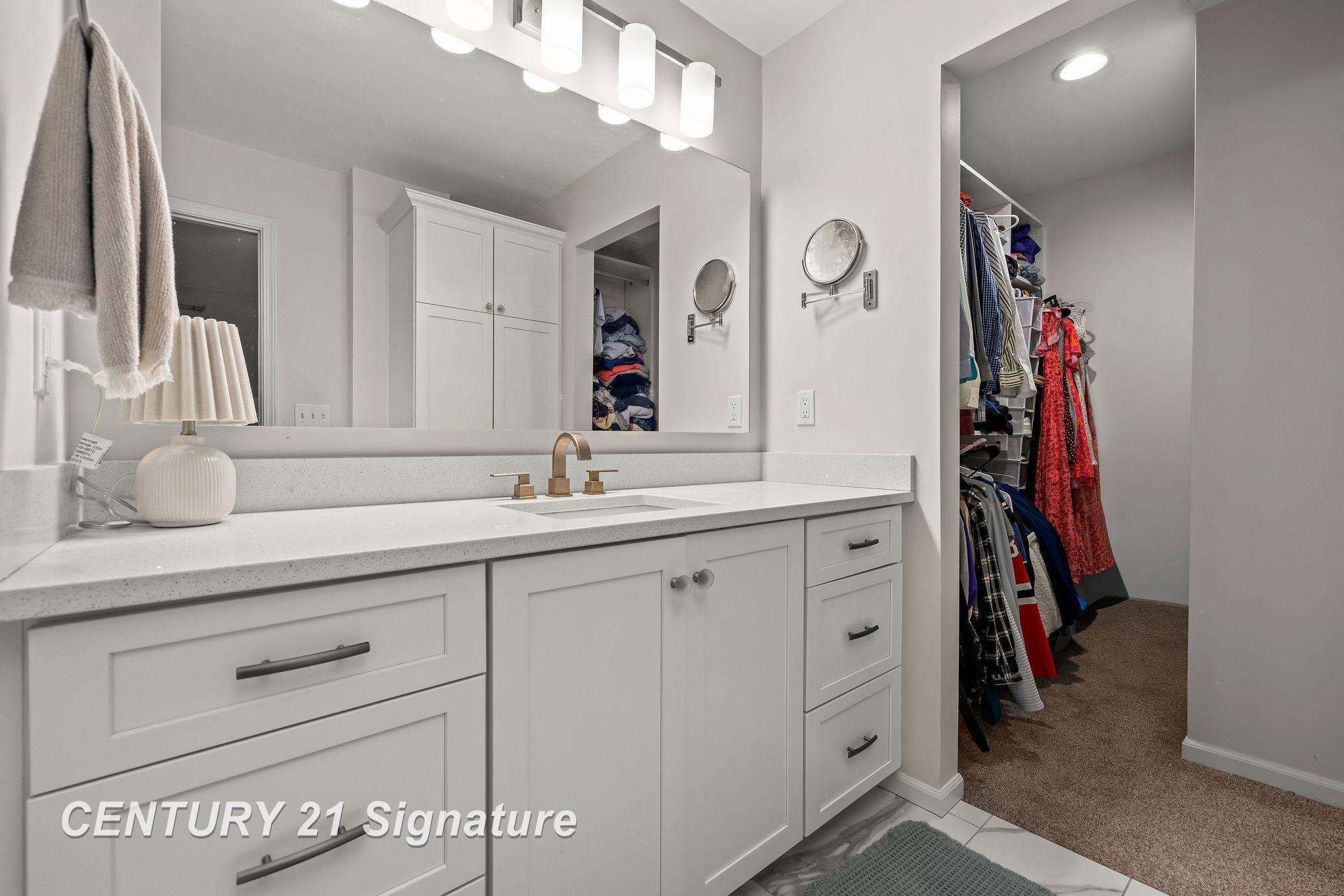 3911 Aspen Way, Midland, MI, 48642